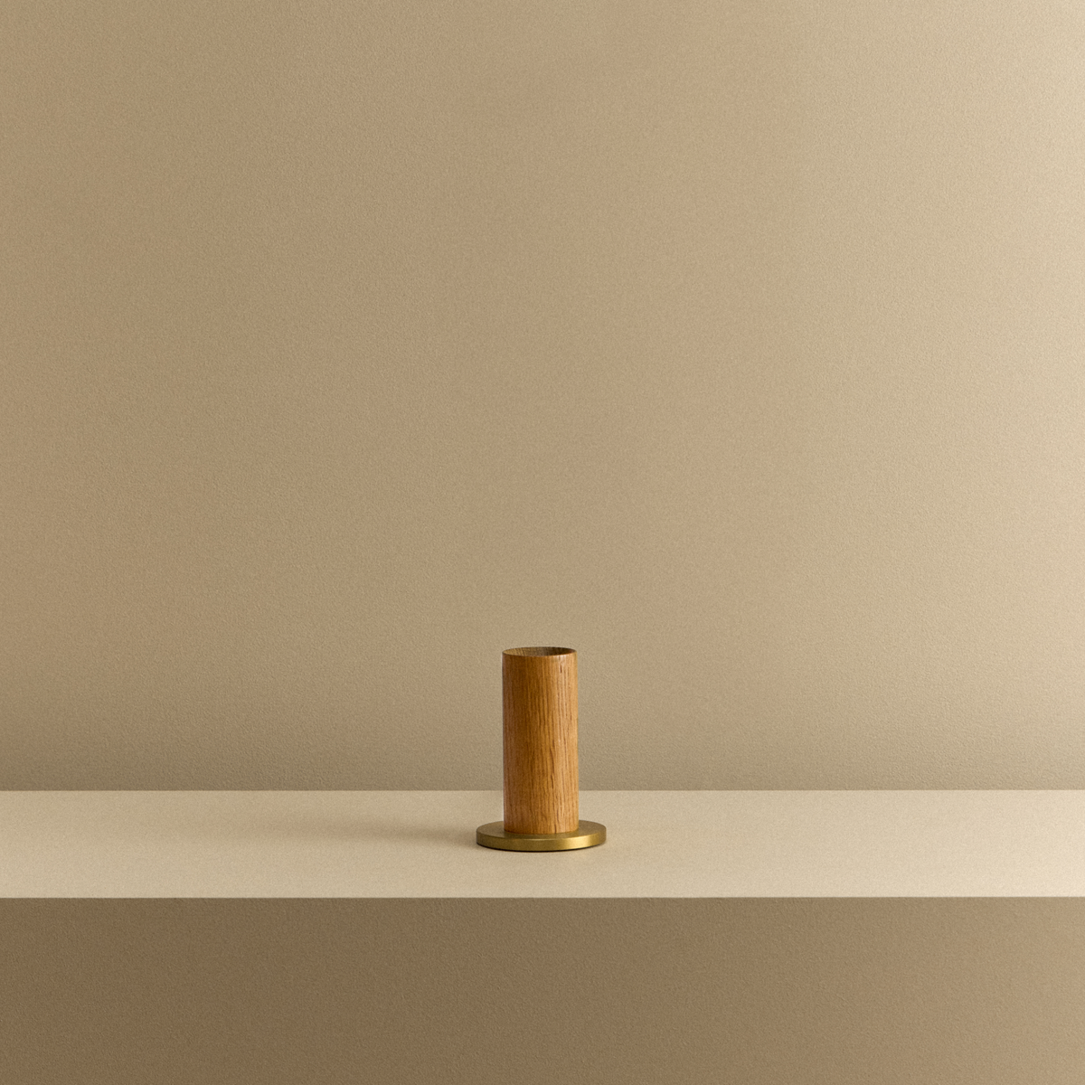 Knuckle Table Lamp in Oak