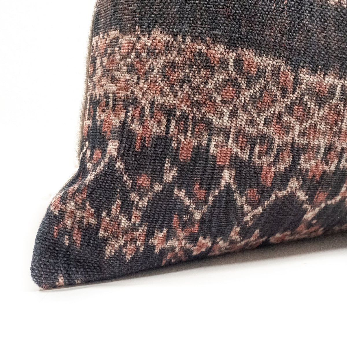 Tibo Pillow - Source by Studio Skara, view 4