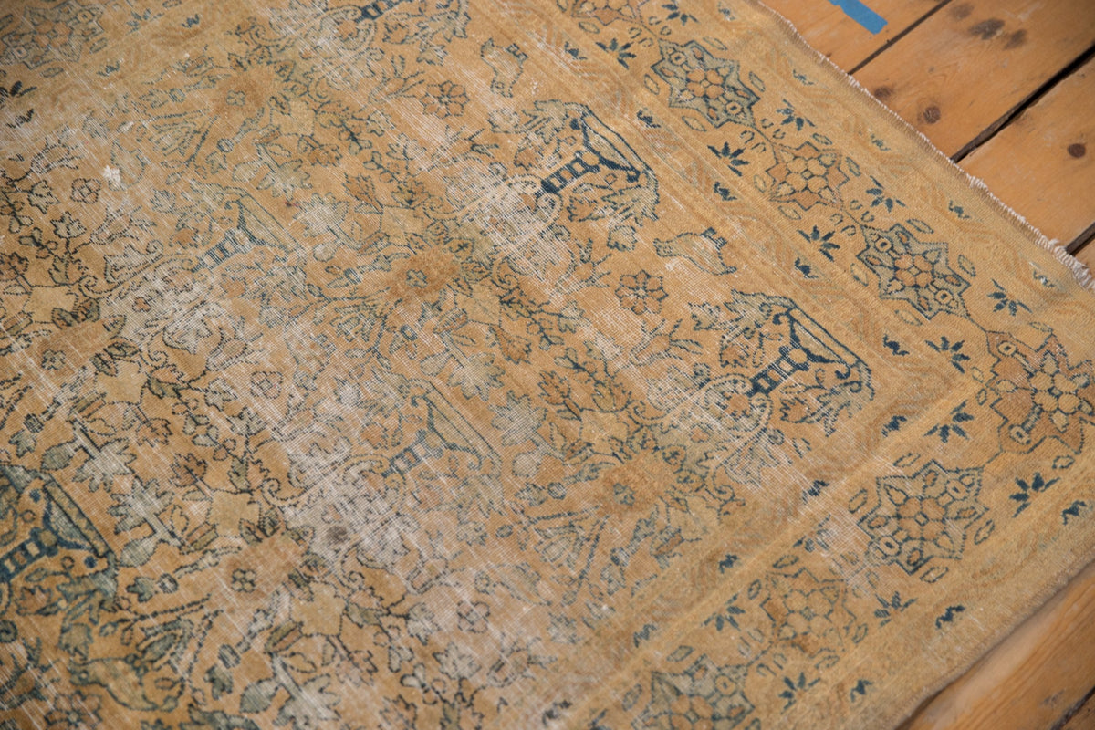 4x4.5 Vintage Distressed Meshed Square Rug