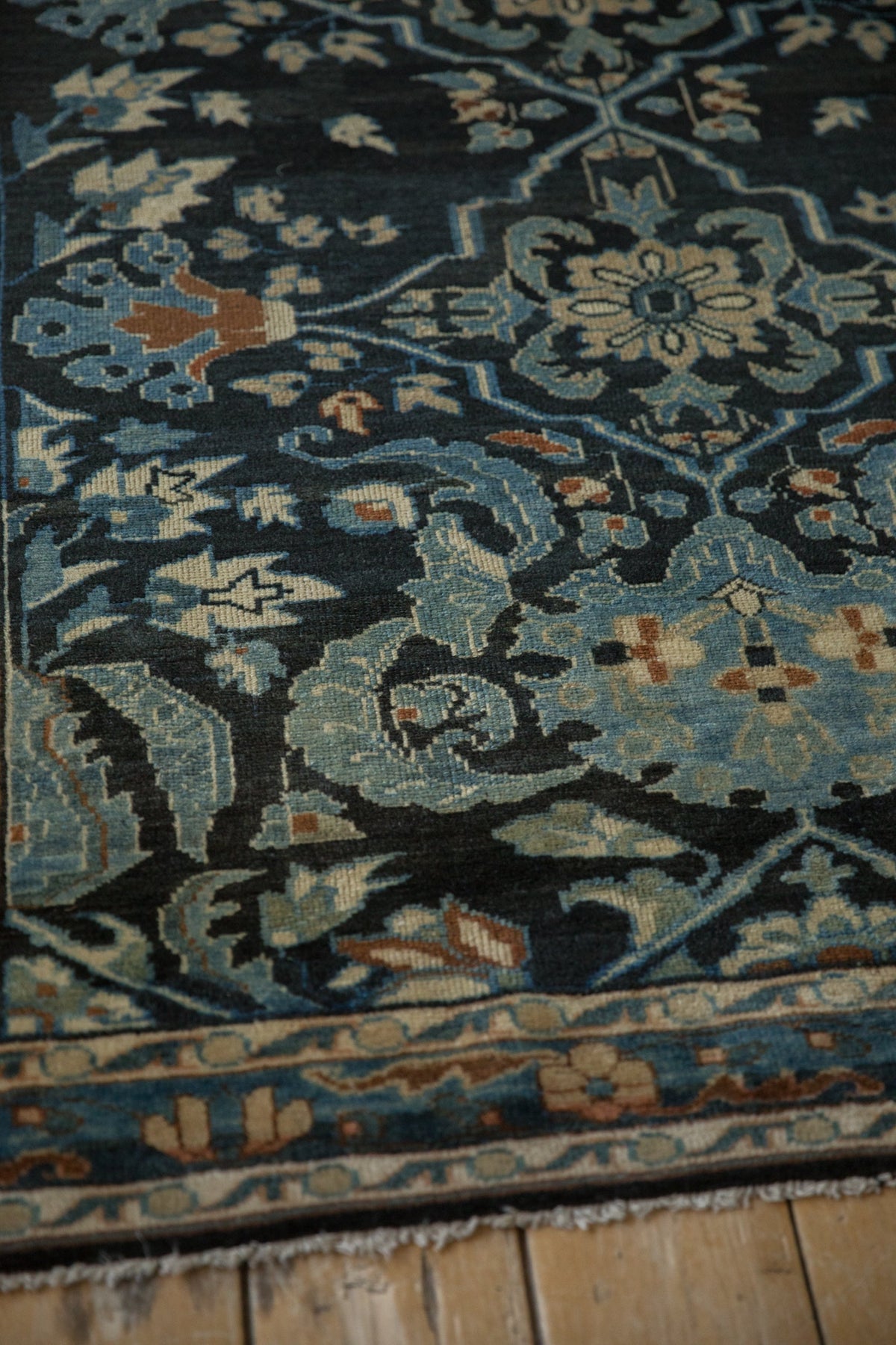 4x7 Vintage Fine Distressed Lilihan Rug