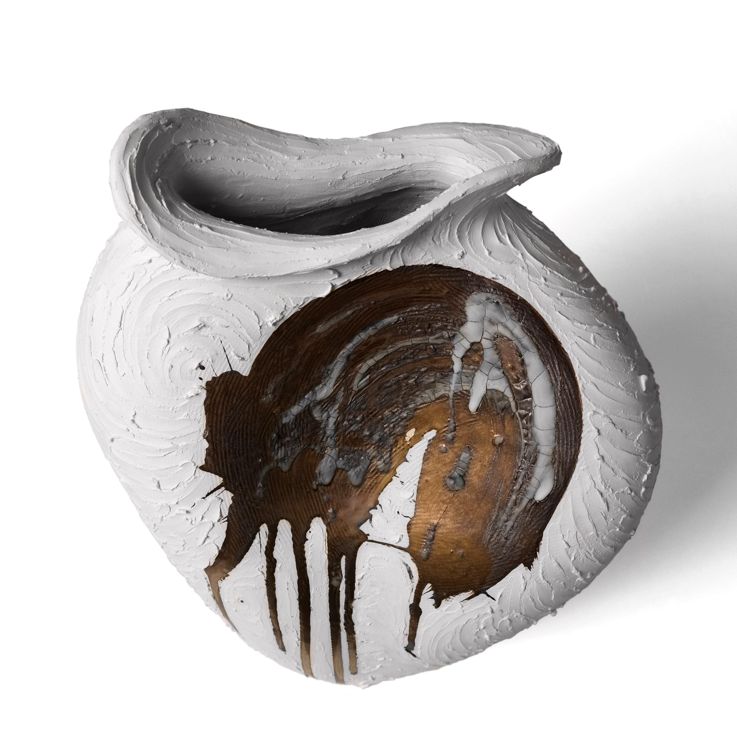 Vessel in White and Gold - No 119 image 2