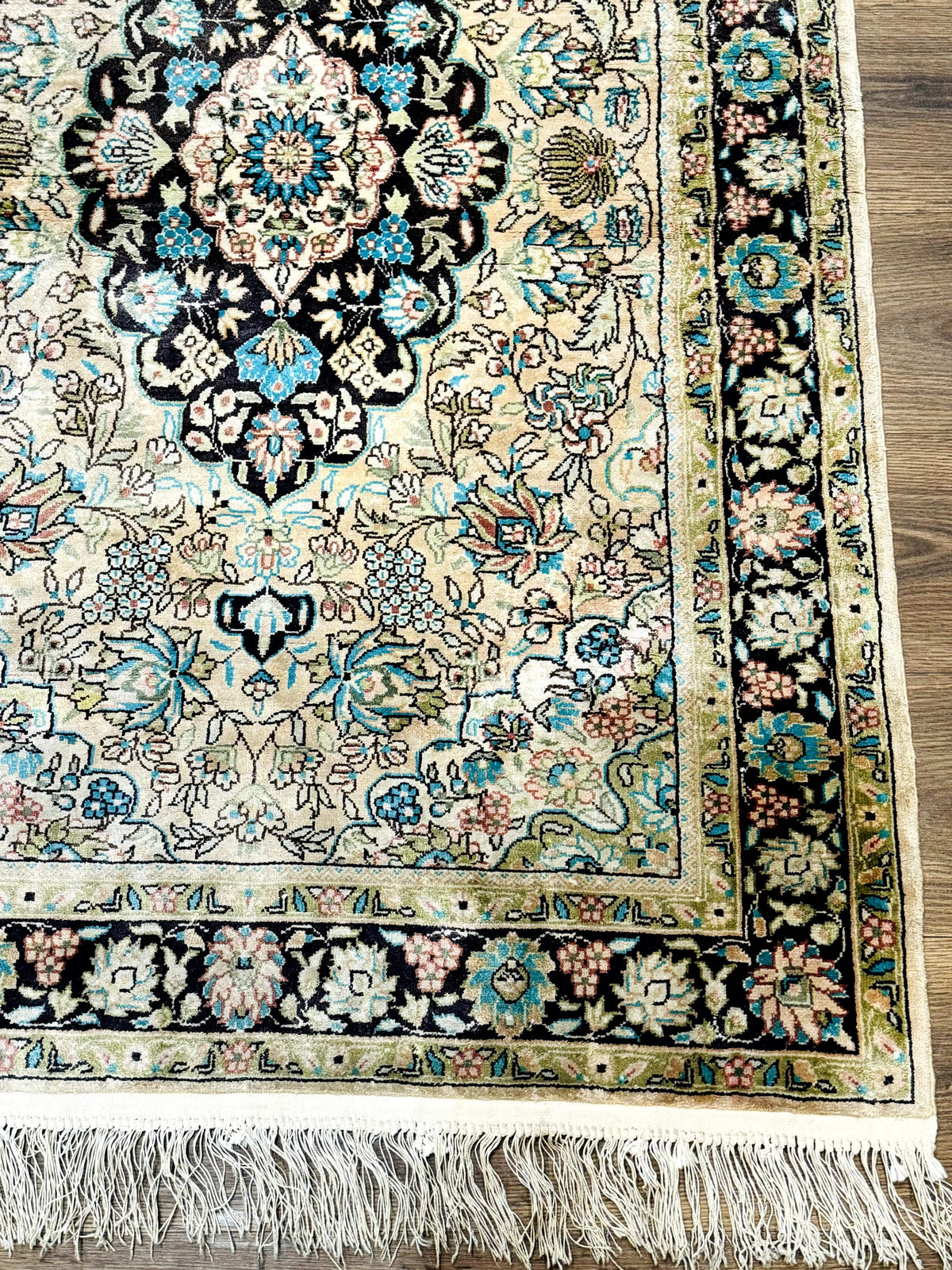 Indian Kashmiri Silk Rug 3x5, Floral Medallion, Fine 200 KPSI - Jewel Rugs, view 8