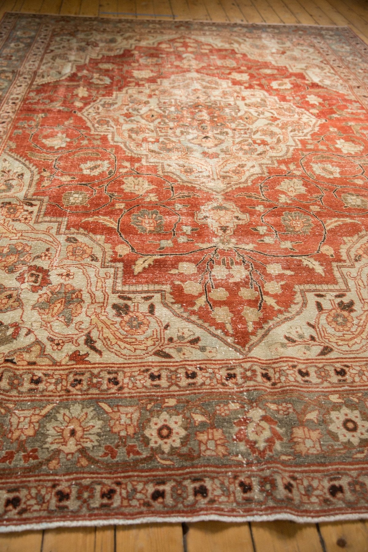 9x11.5 Vintage Distressed Khoy Carpet