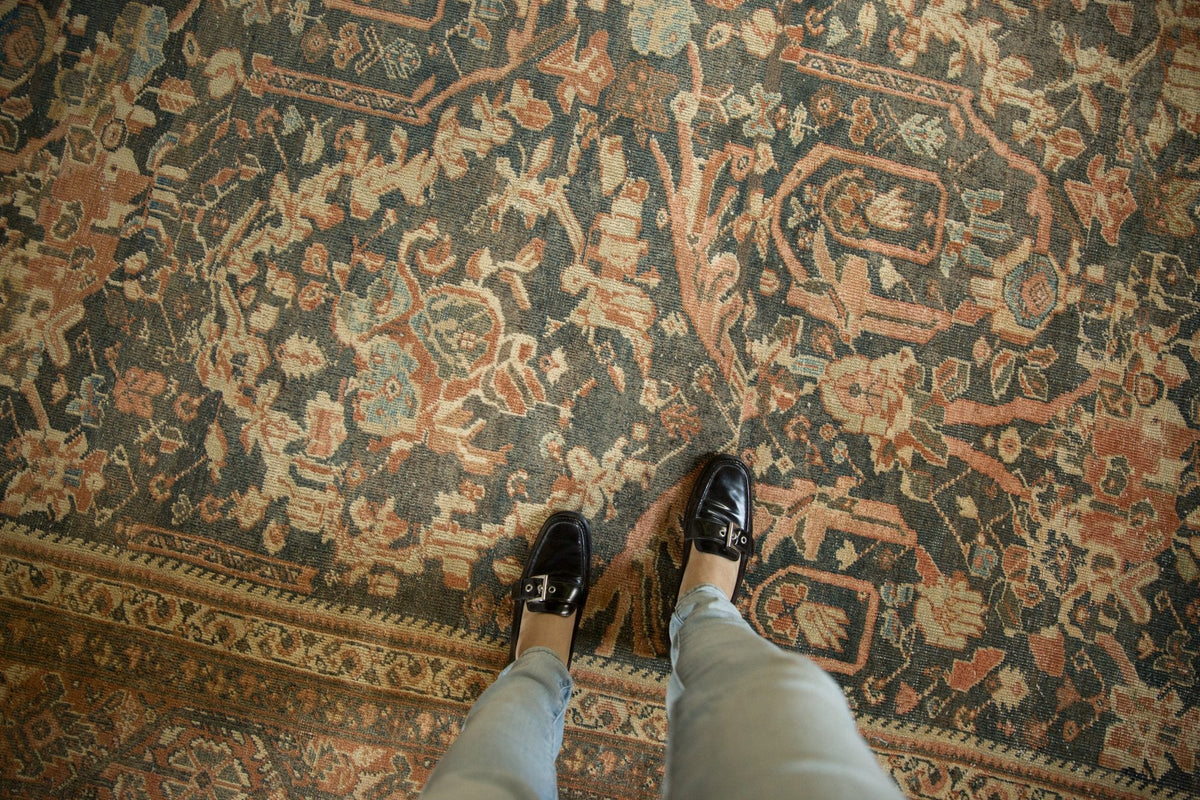 11x15.5 Vintage Distressed Mahal Carpet