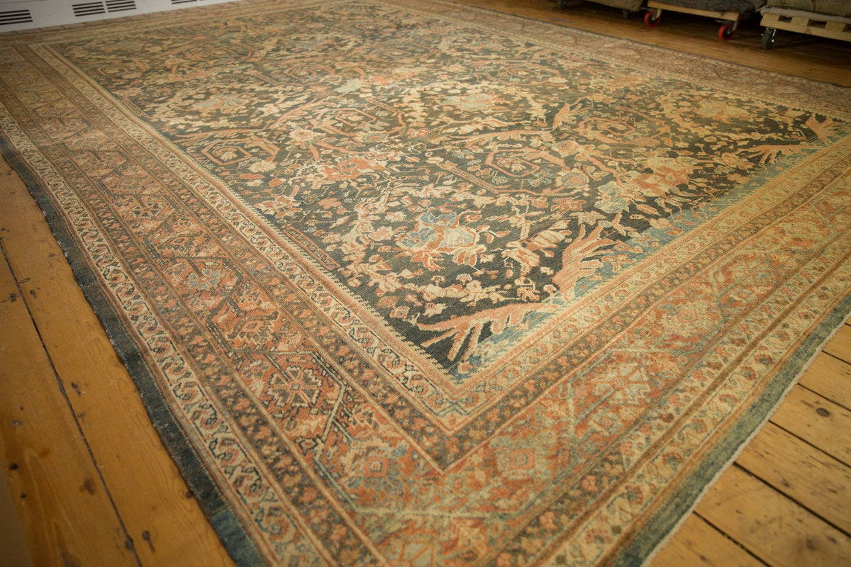 11x15.5 Vintage Distressed Mahal Carpet