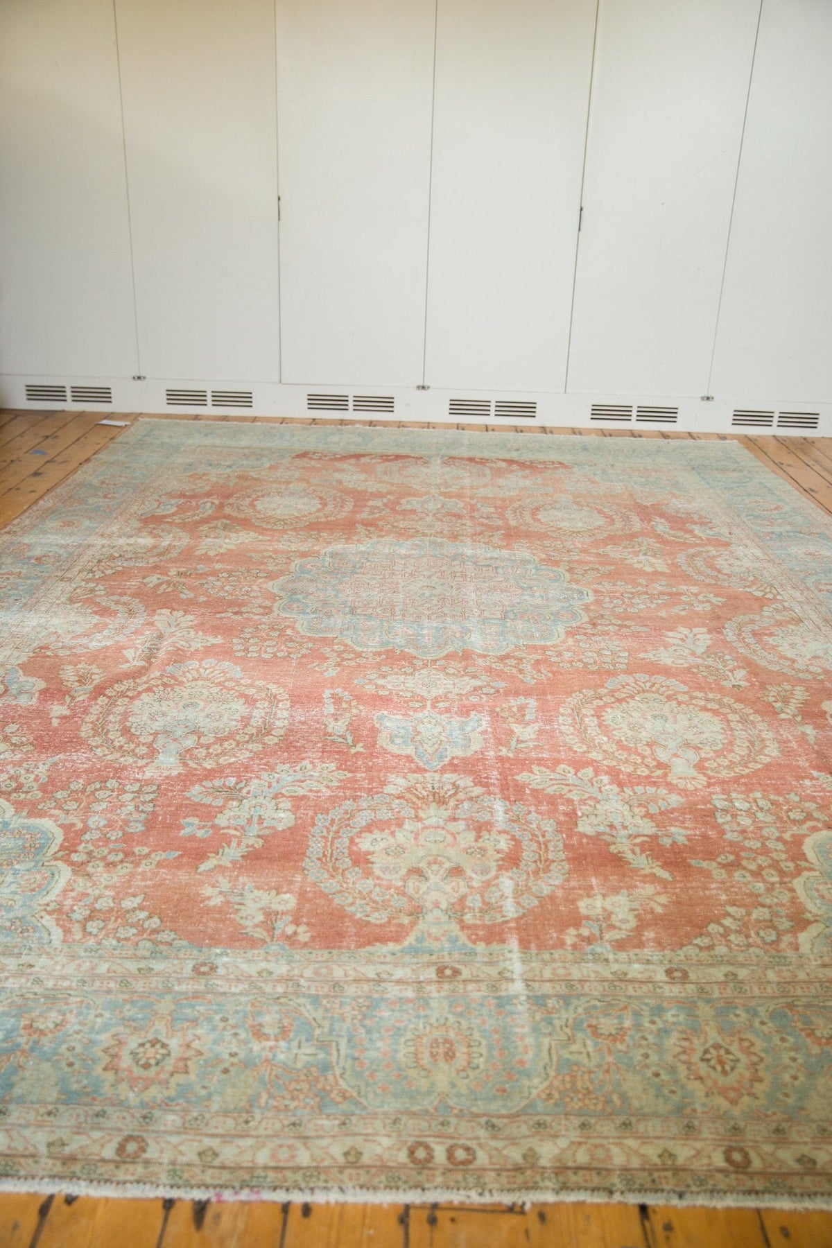 9.5x13.5 Vintage Distressed Mahal Carpet