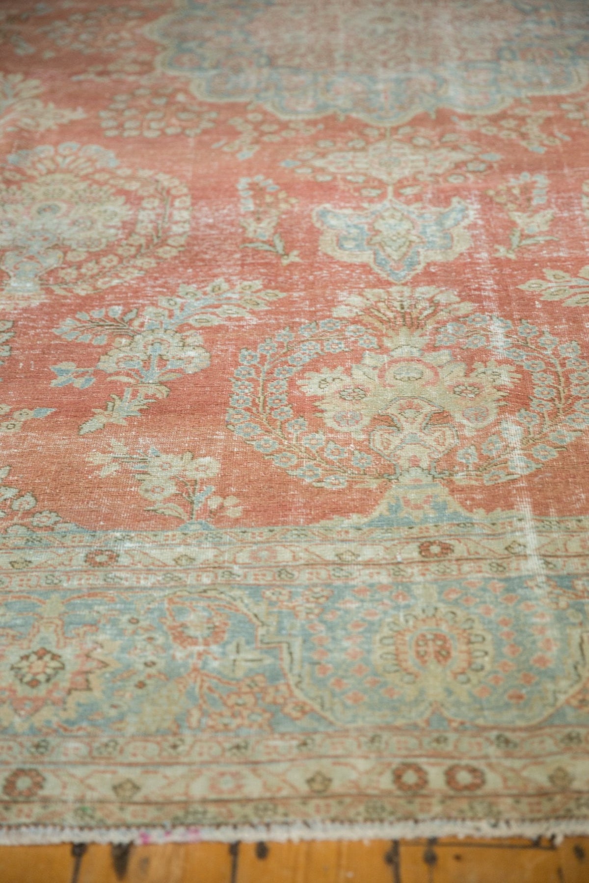 9.5x13.5 Vintage Distressed Mahal Carpet