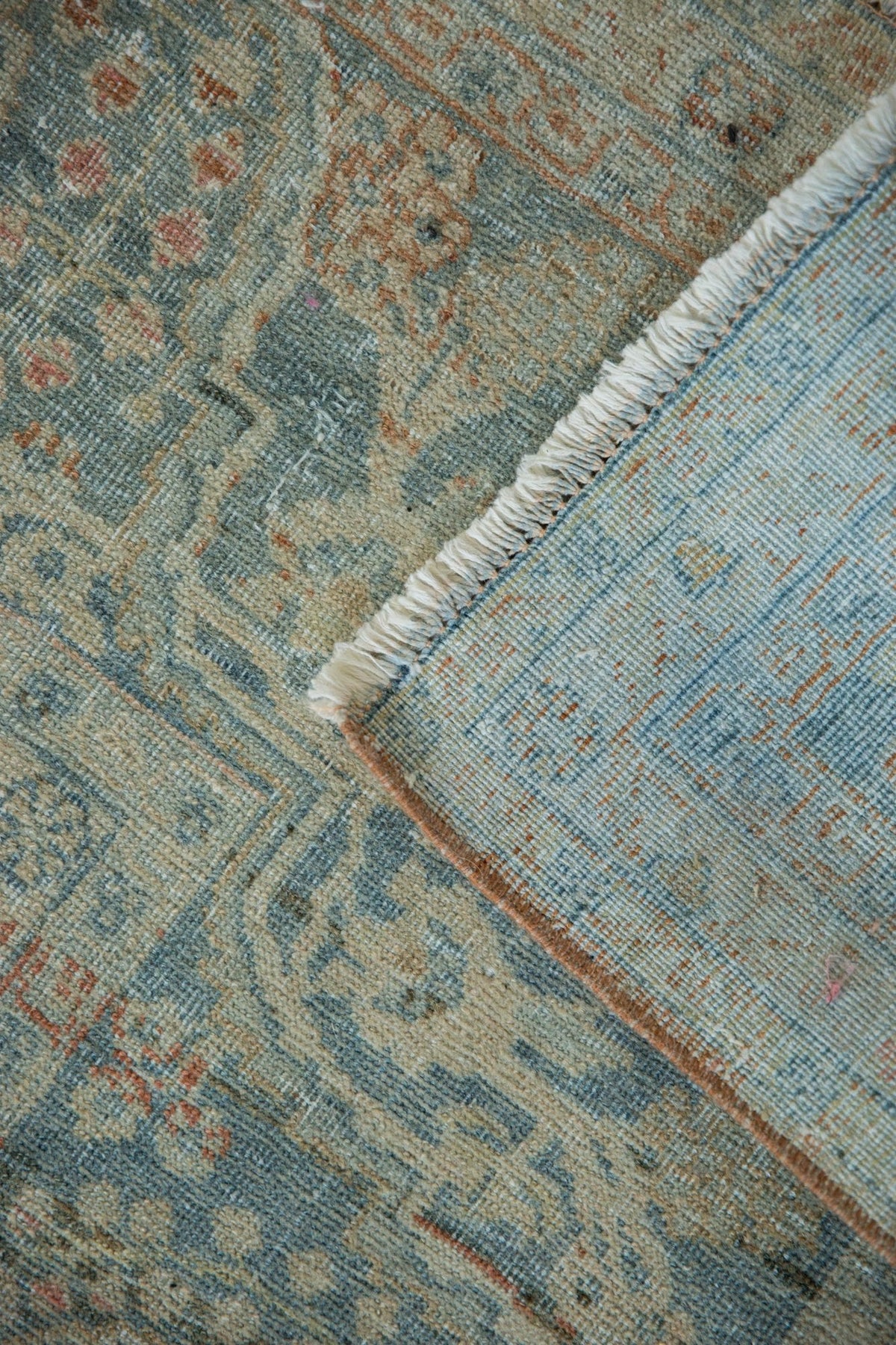9.5x13.5 Vintage Distressed Mahal Carpet
