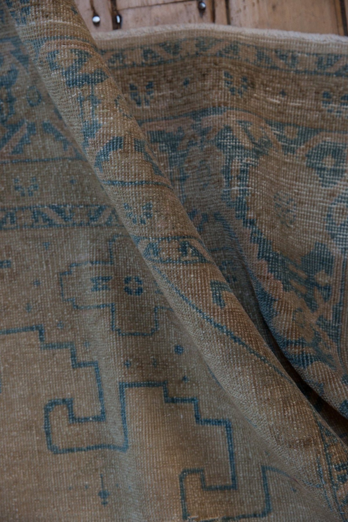 7x10.5 Vintage Distressed Veece Carpet