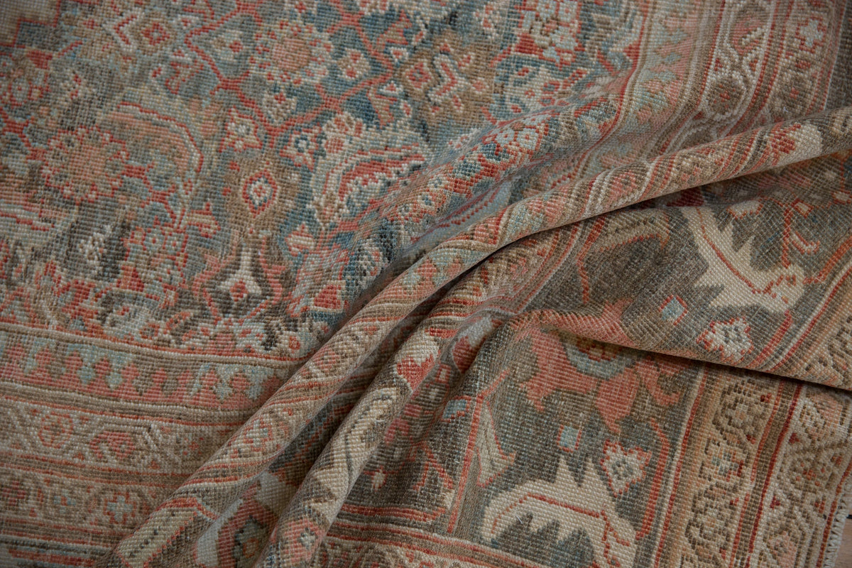 10.5x13 Vintage Distressed Mahal Carpet