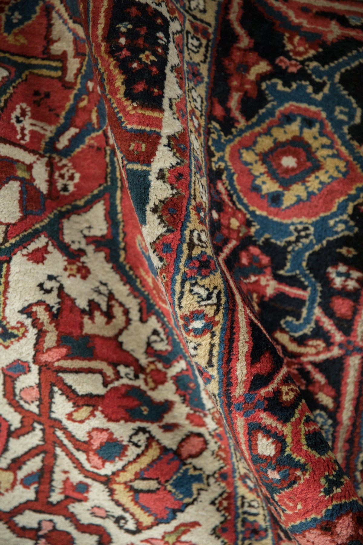 8x11 Vintage Ahar Carpet