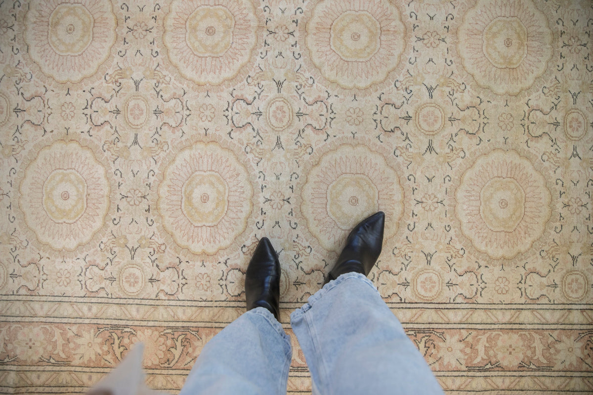 6.5x9.5 Vintage Distressed Kaisary Carpet
