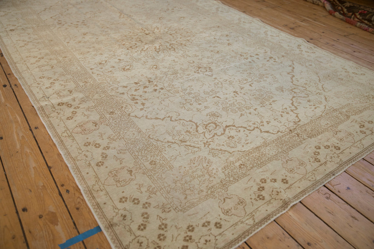 6.5x10 Vintage Distressed Kaisary Carpet