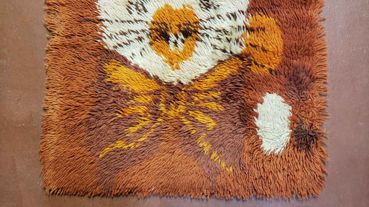 2x3 Rya Shag Rug Mid-Century Modern Danish Shag Rug 1960s Accent Rug Bunny Rabbit in Hat Dark Orange Small Shag Rug - Jewel Rugs, view 9