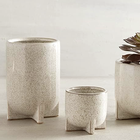Finley Footed Pot - Source by Studio Skara, view 4