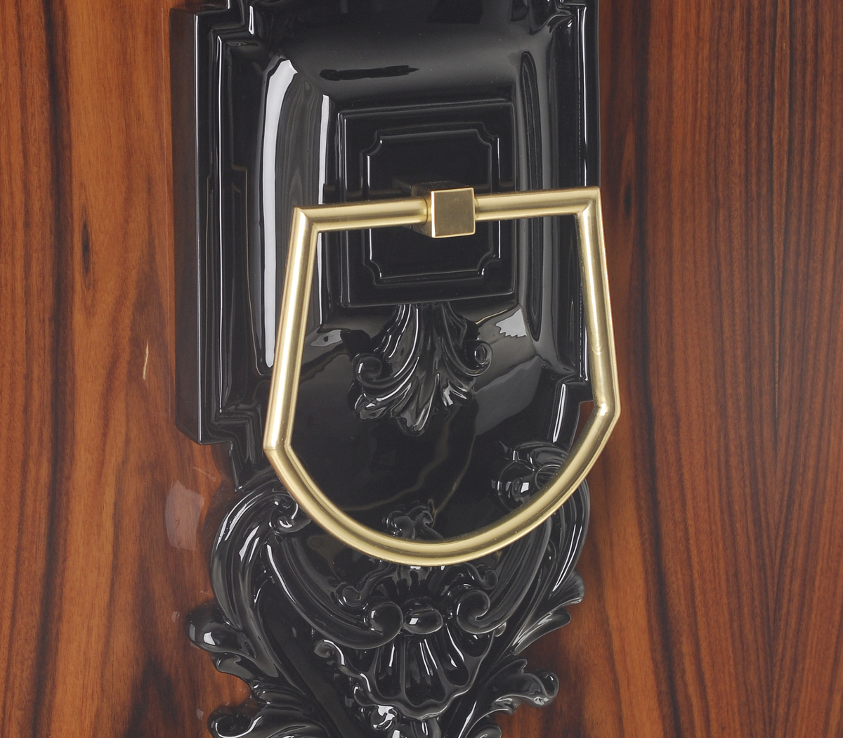 Guggenheim Royal Cabinet by Boca do Lobo – view 3