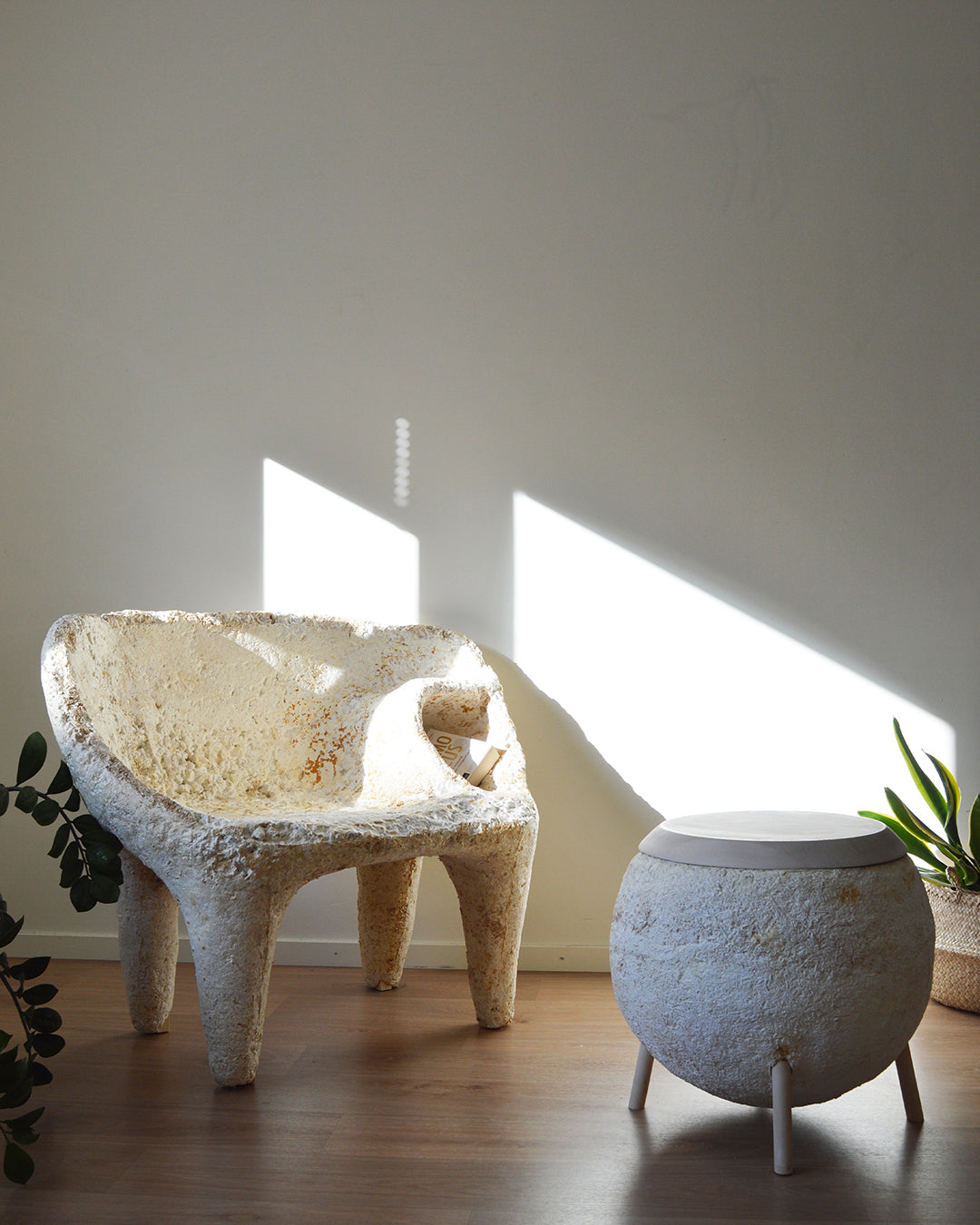 Zwampen biocasted armchair