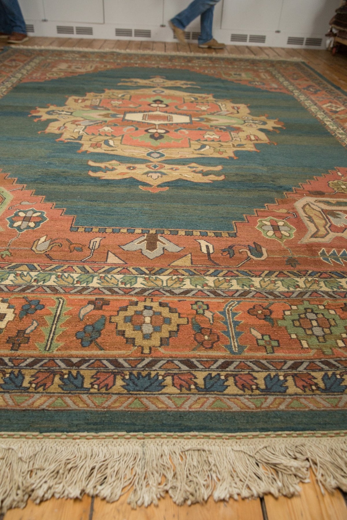 10x13.5 Vintage Serapi Indian Soumac Design Carpet
