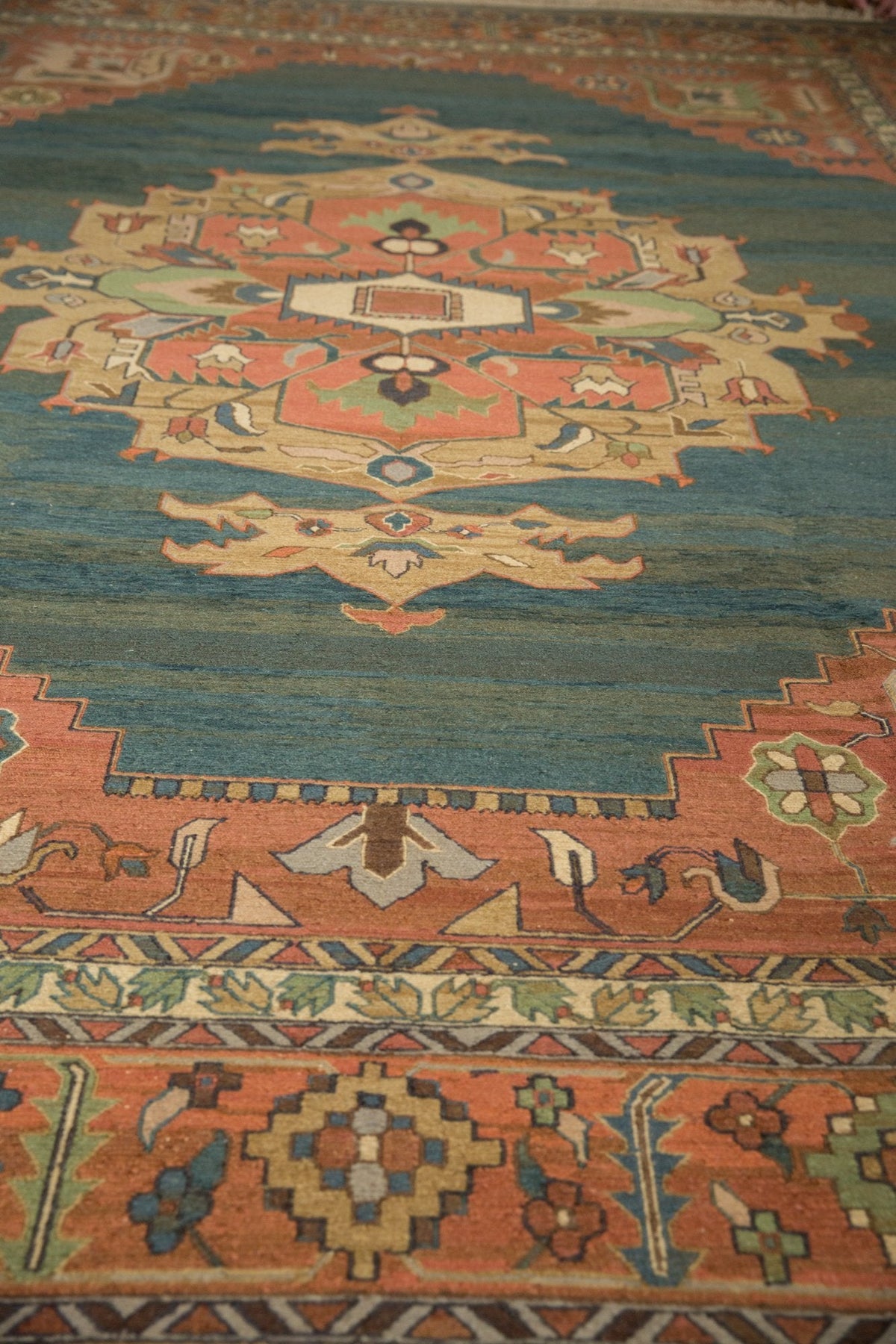 10x13.5 Vintage Serapi Indian Soumac Design Carpet