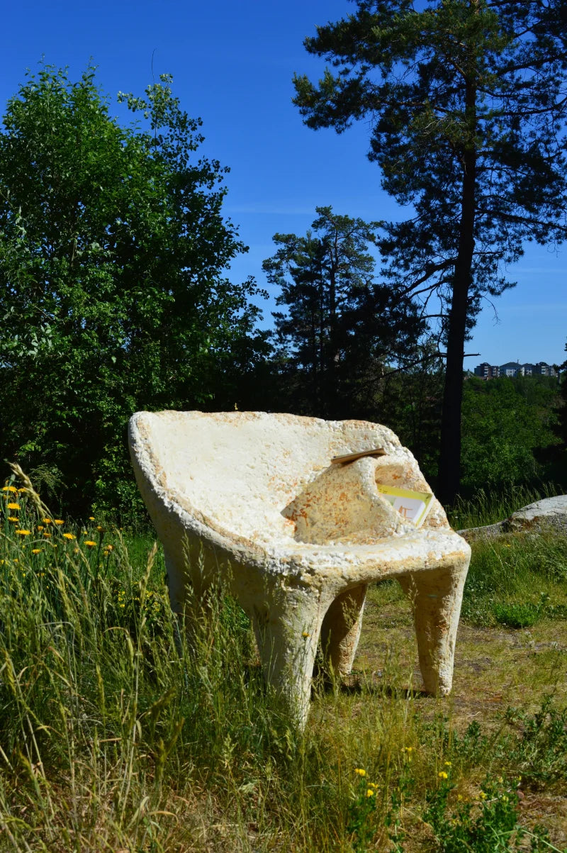 Zwampen biocasted armchair