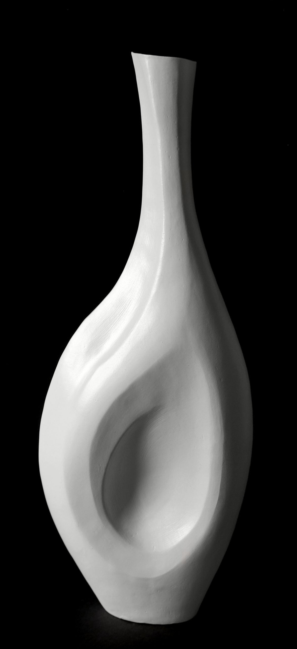 Waizu Vessel in White image 1