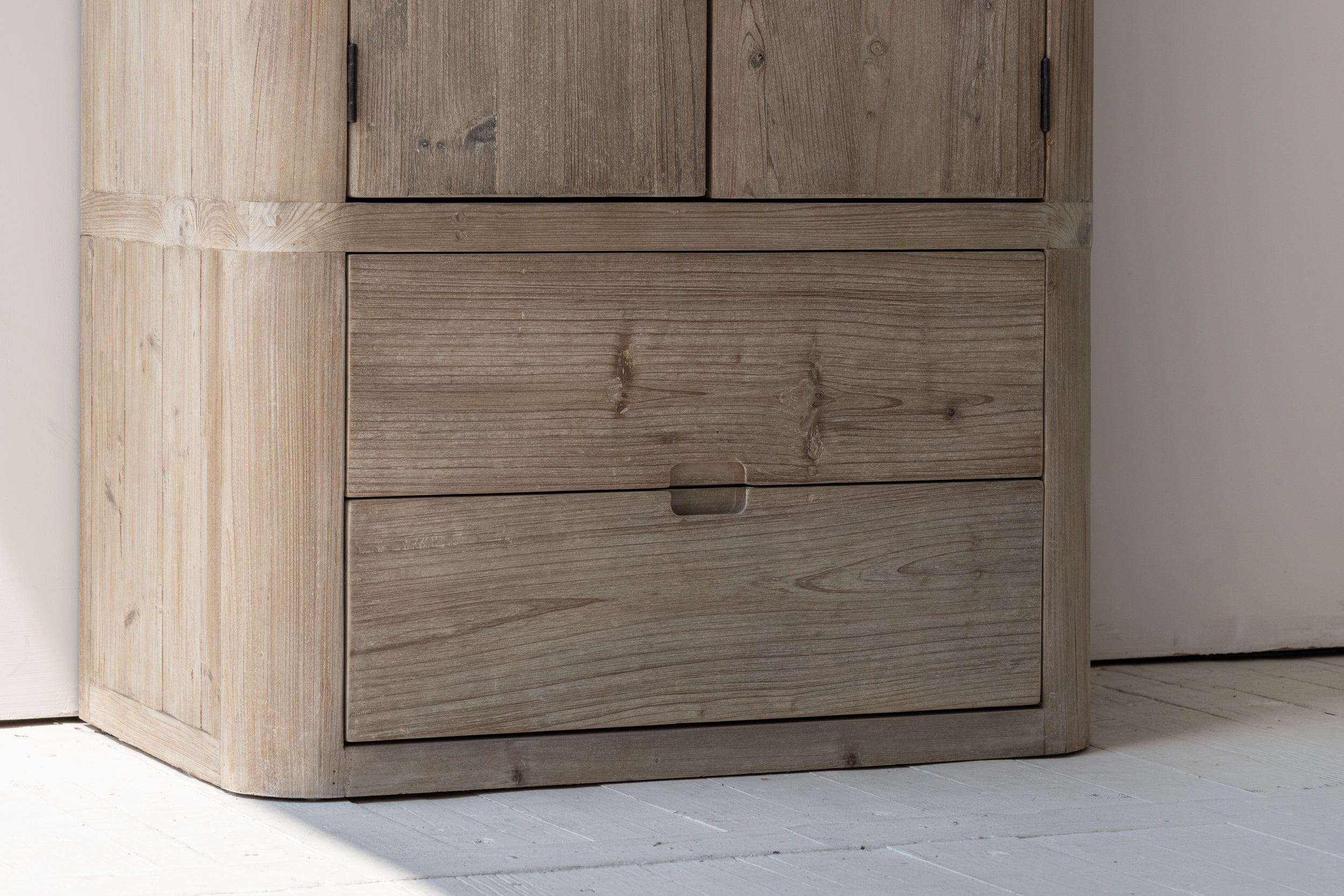 Gaia Armoire image 3