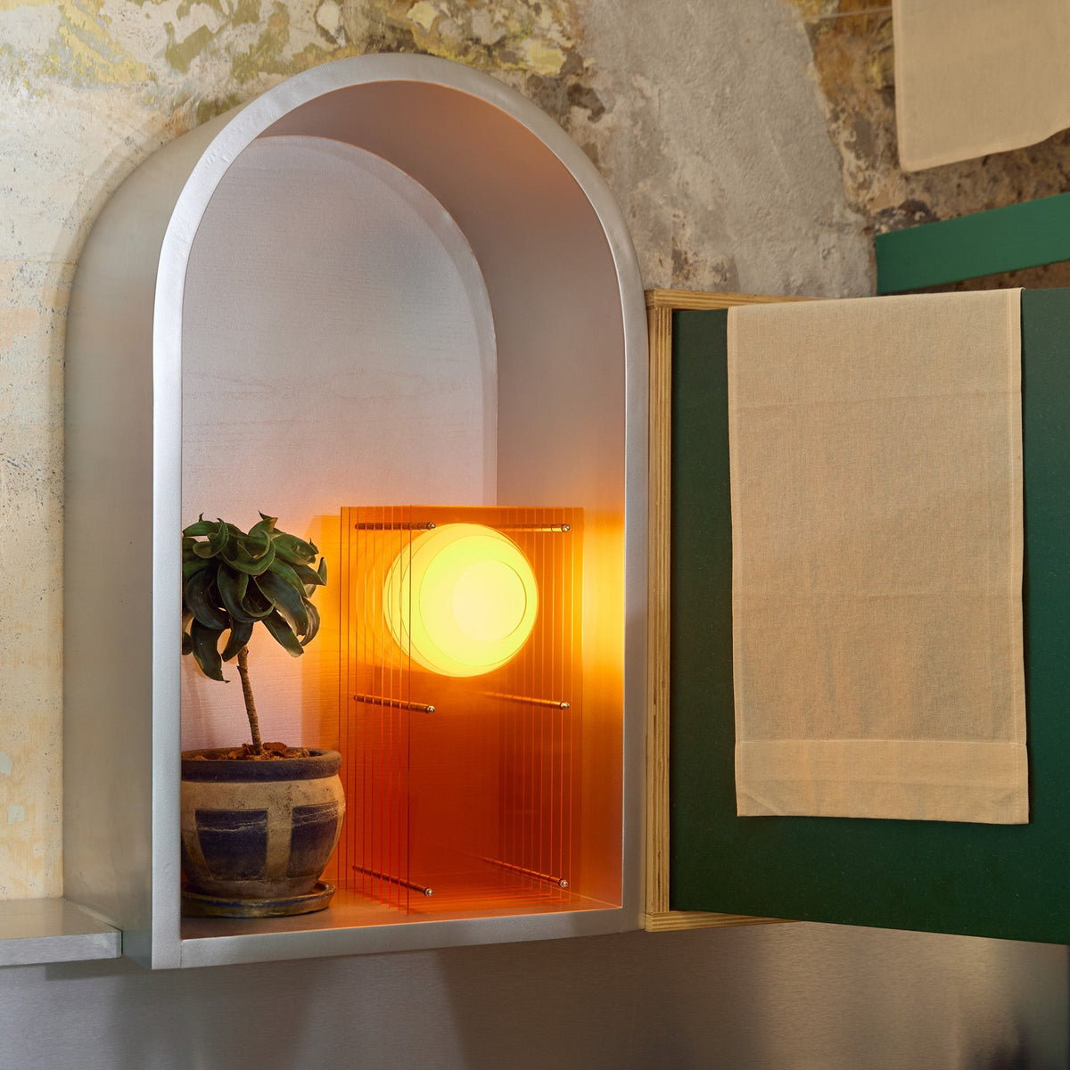Lớp small rectangle in orange acrylic - BằNG, view 5