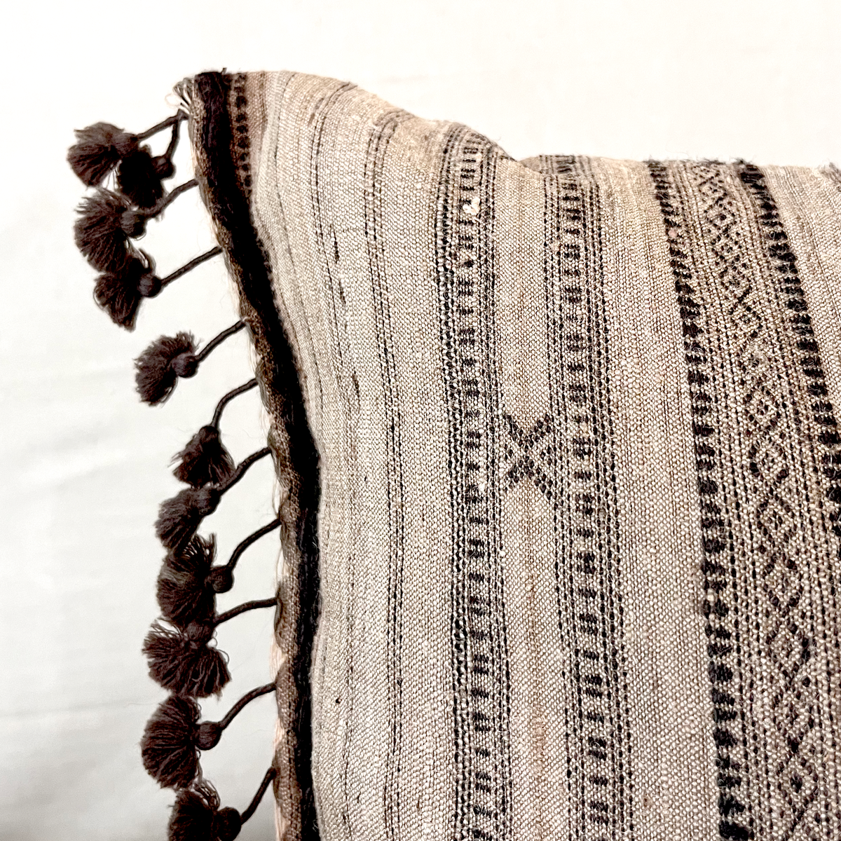 Vintage Fabric Pillow #T.1042 - Source by Studio Skara, view 4