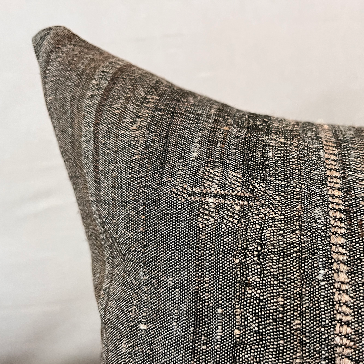 Vintage Fabric Pillow #T.1045 - Source by Studio Skara, view 5