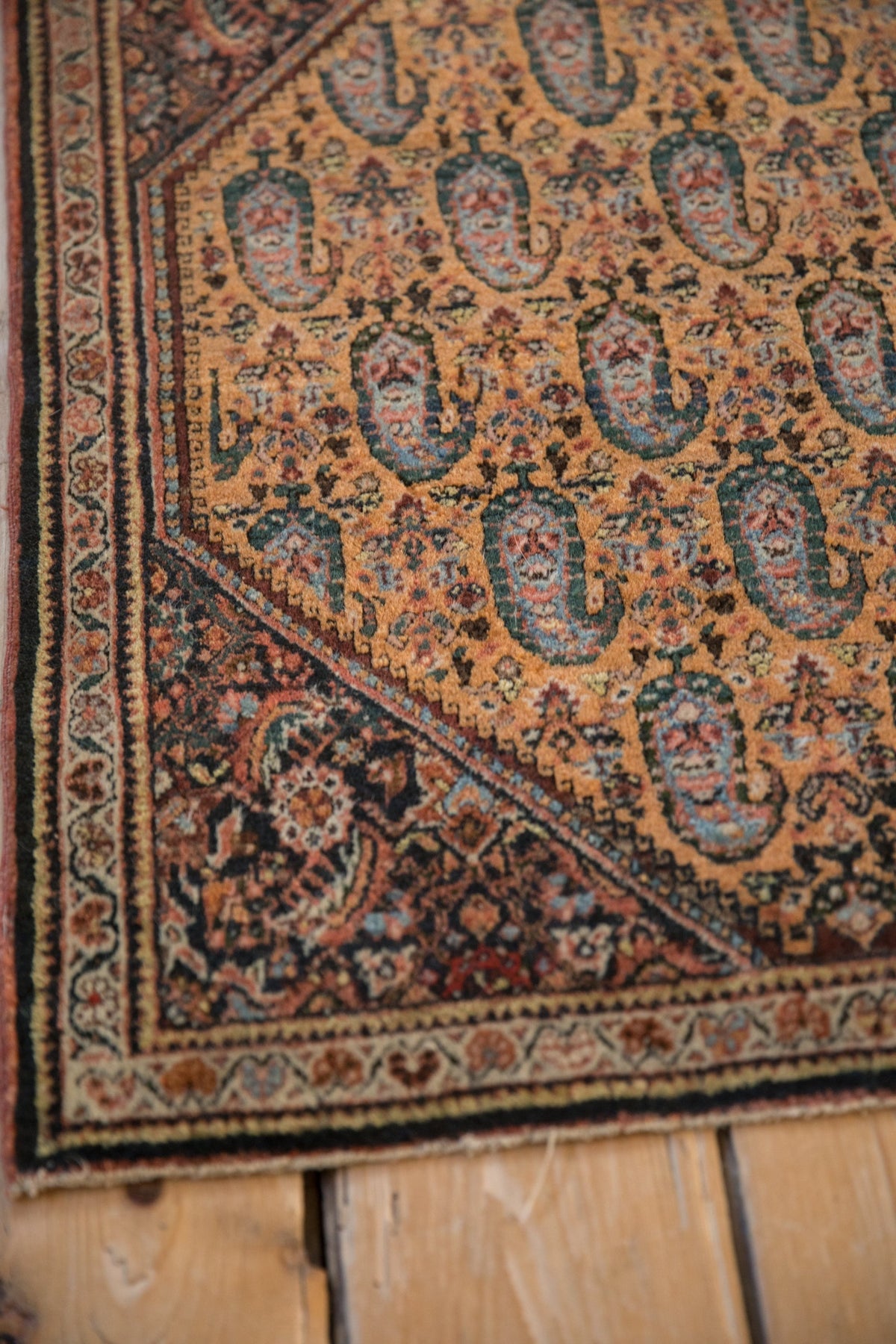2x2.5 Vintage Fine Sarouk Square Rug Mat