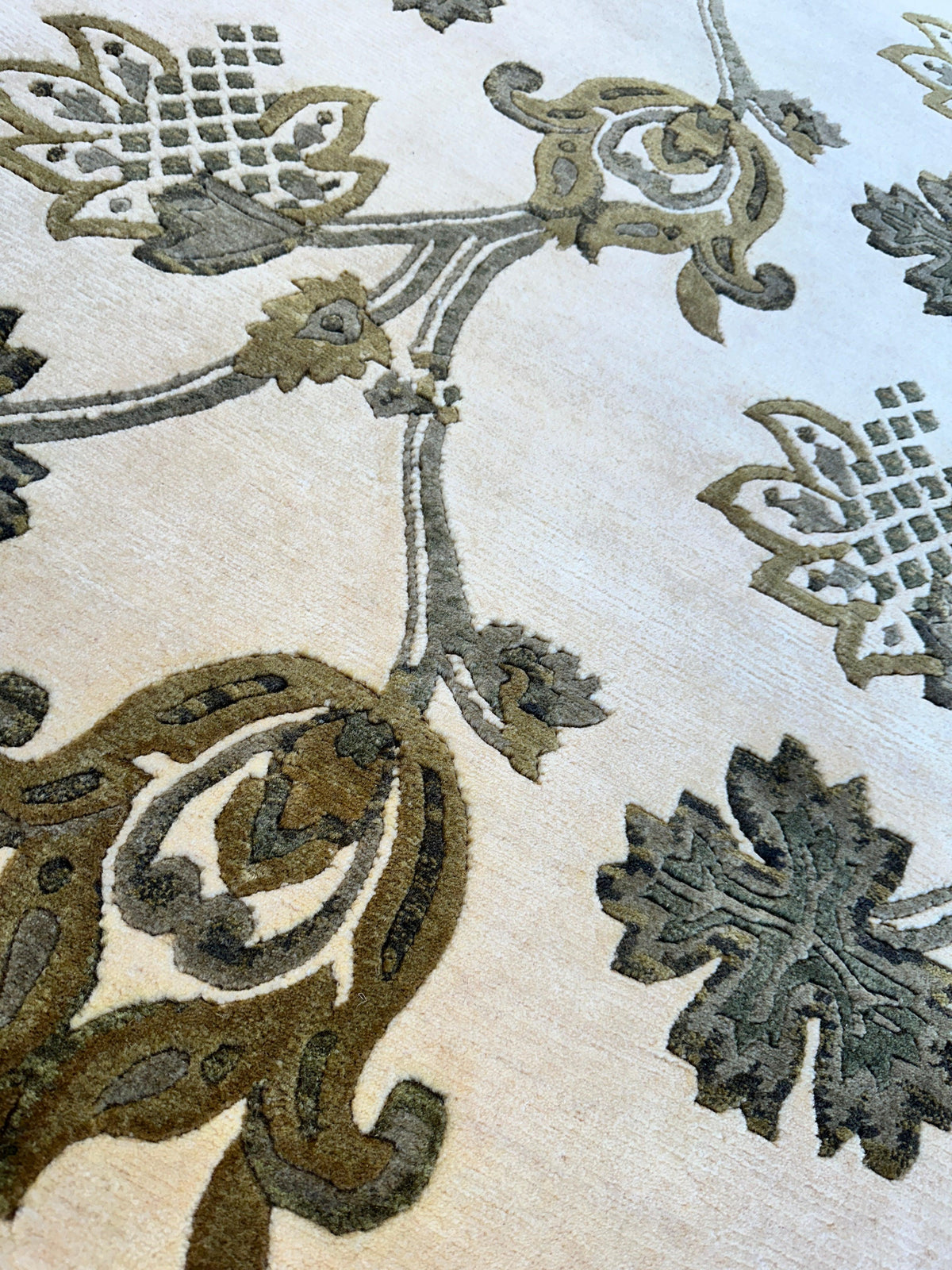 Indian Rug 8x10 | Ivory, Olive Green & Gray | Hand-Knotted Wool - Rugistan, view 4