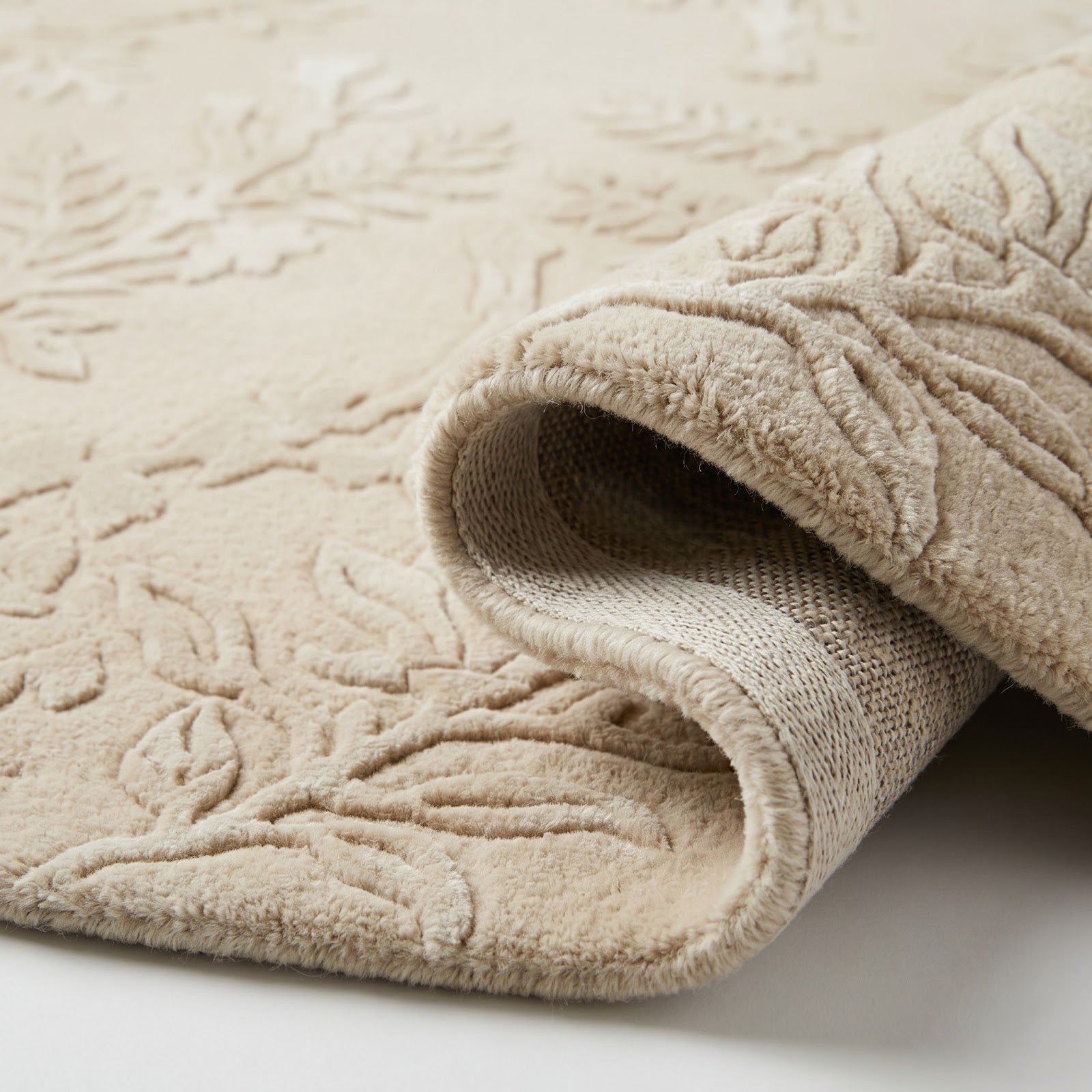Oval Botanical Hand Tufted Wool Rug | Ivory Floral Vine Area Rug with Carved Texture — 2x3 ft'