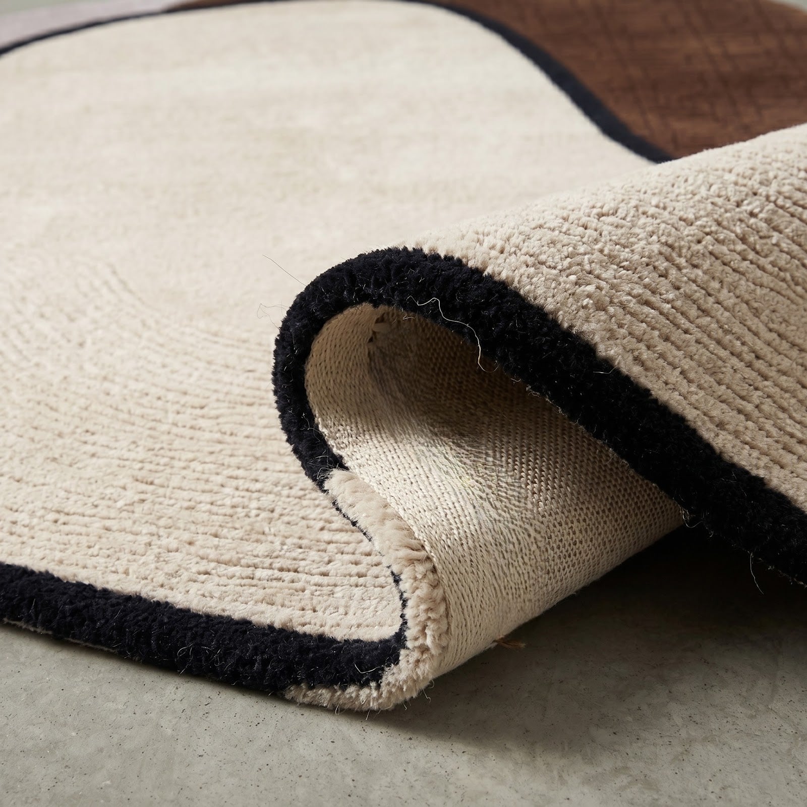 Organic Pebble Shape Hand Tufted Wool Rug | Ivory & Earth Tone Sculptural Area Rug — 2x3 ft'