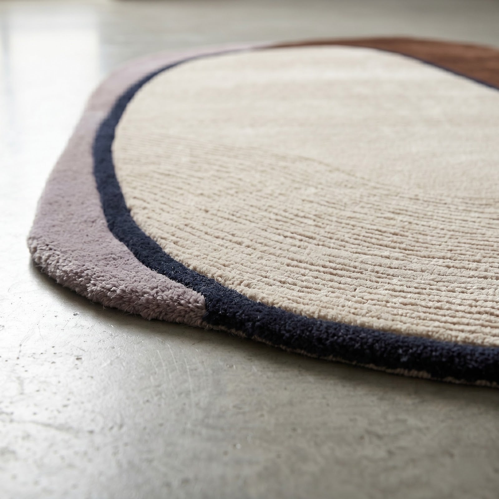 Organic Pebble Shape Hand Tufted Wool Rug | Ivory & Earth Tone Sculptural Area Rug — 2x3 ft'