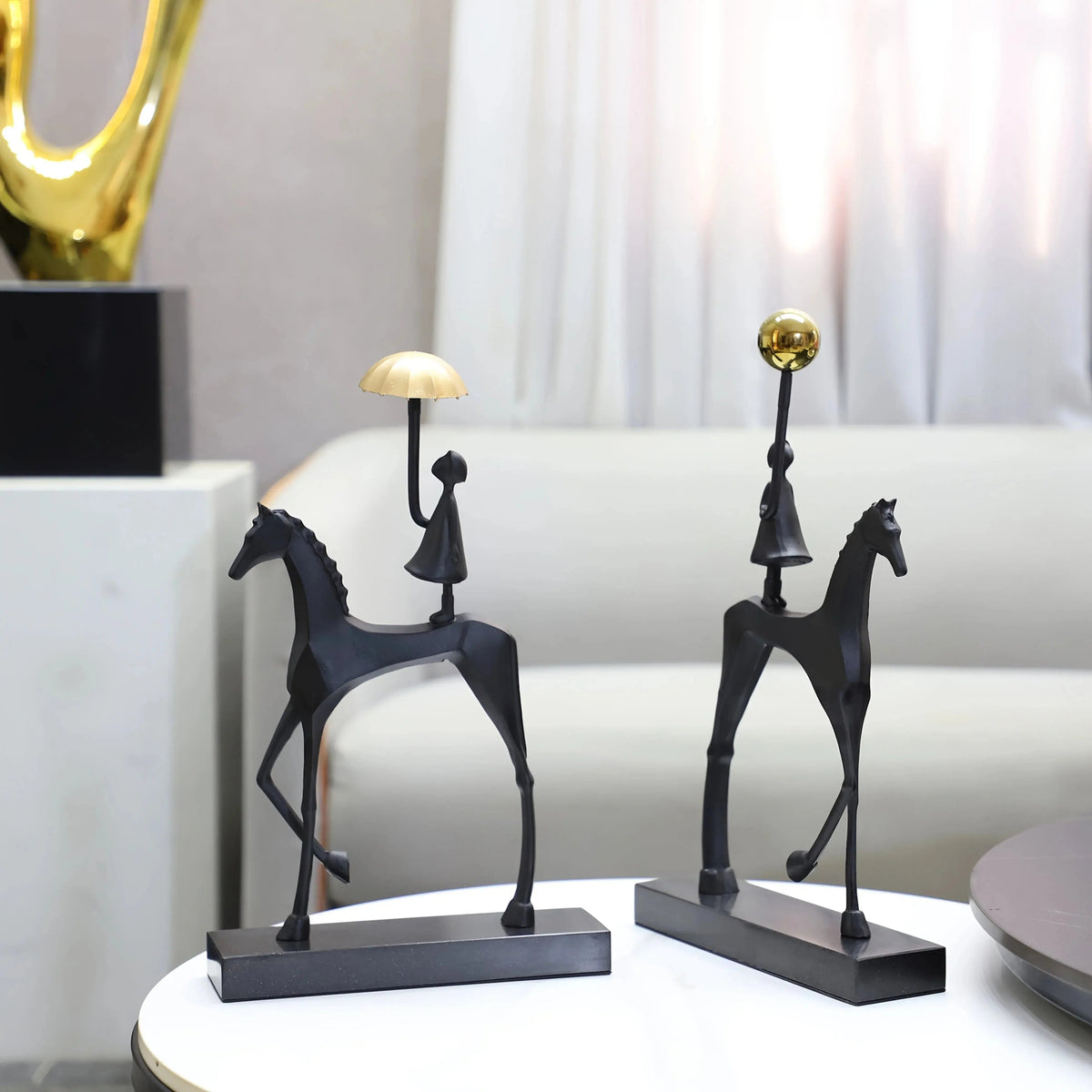 1pc Creative Cast Iron Metal Horse Ornament Home Living Room Luxury Decorative TV Cabinet Bar Tabletop Decoration