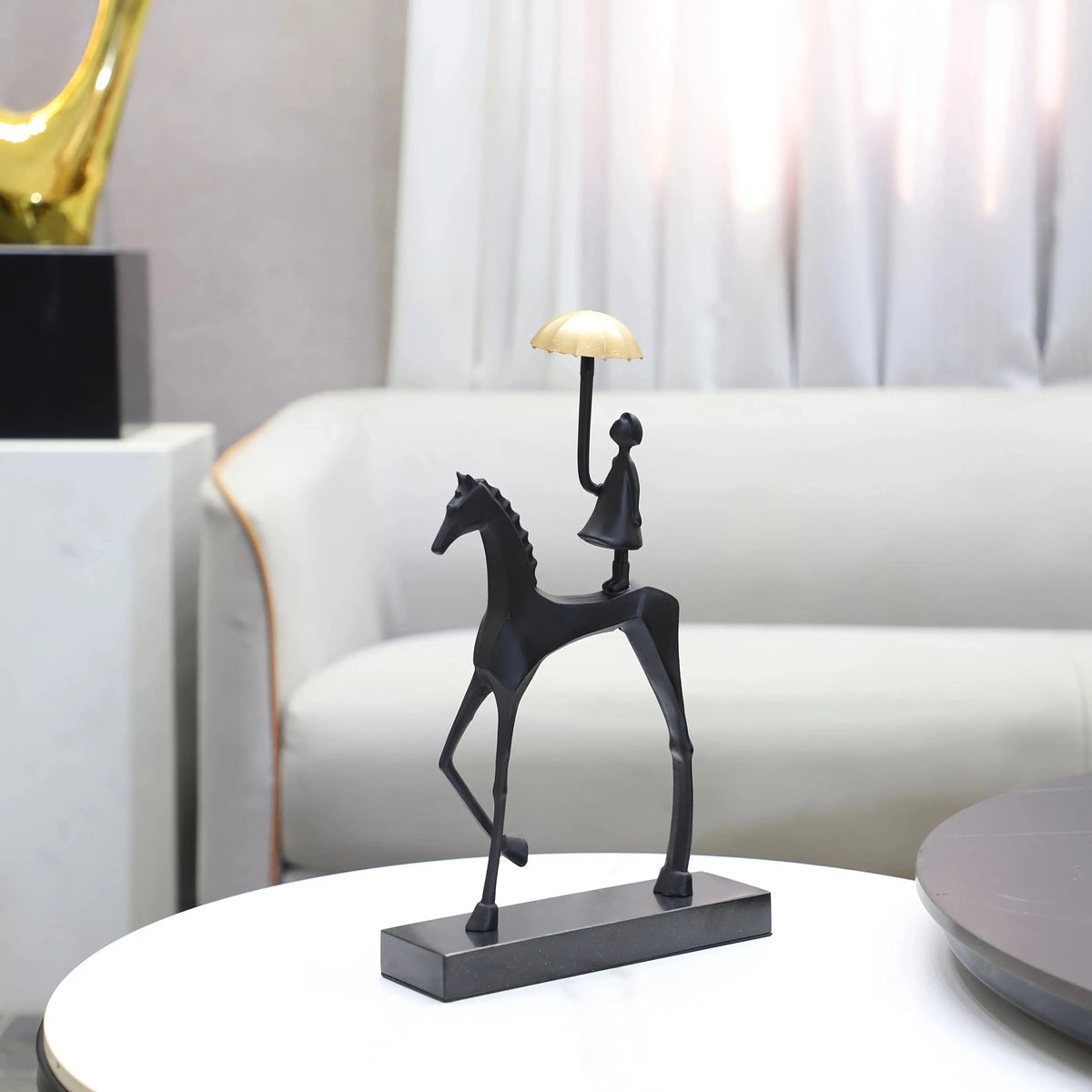 1pc Creative Cast Iron Metal Horse Ornament Home Living Room Luxury Decorative TV Cabinet Bar Tabletop Decoration