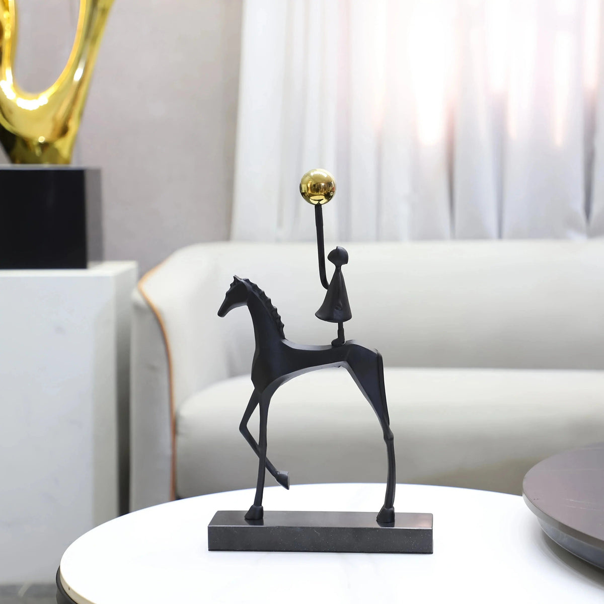 1pc Creative Cast Iron Metal Horse Ornament Home Living Room Luxury Decorative TV Cabinet Bar Tabletop Decoration