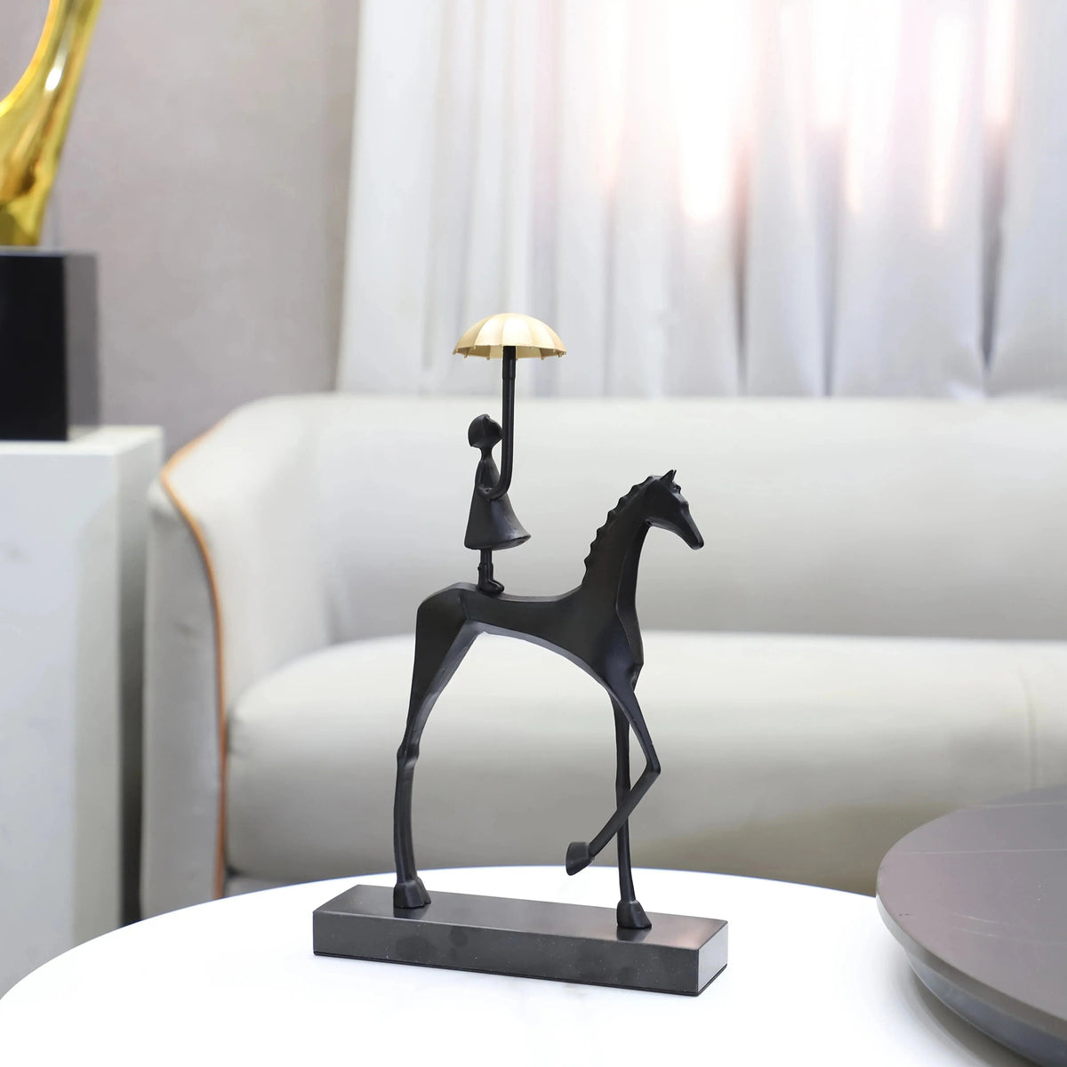 1pc Creative Cast Iron Metal Horse Ornament Home Living Room Luxury Decorative TV Cabinet Bar Tabletop Decoration