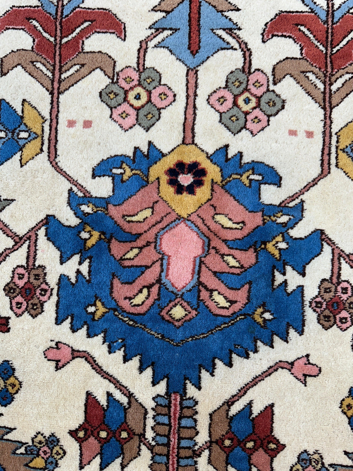Hand-Knotted Vintage Afghani Serapi Wool Rug – 10'10" x 15'10" – Elegant Traditional Area Rug - Rugistan, view 10