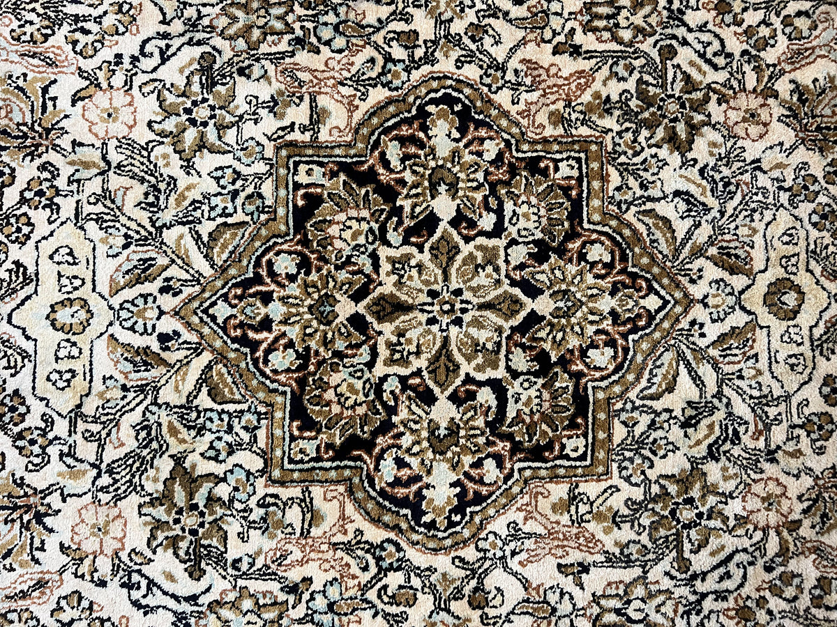 Persian Qum Silk Rug 3.5 x 5.5, Floral Medallion, Very Fine 350 KPSI, Handmade Silk on Silk Rug, Vintage - Jewel Rugs, view 13