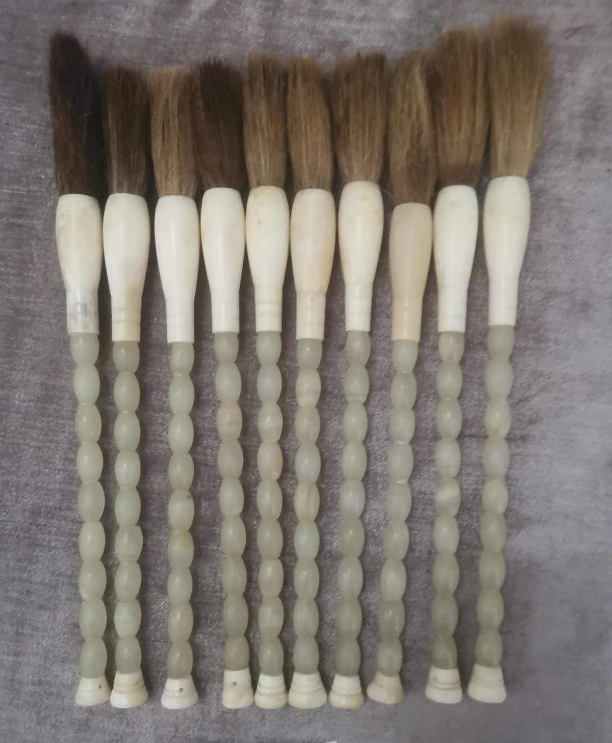 12" Oval Jade Beads Calligraphy Brush Neutral White