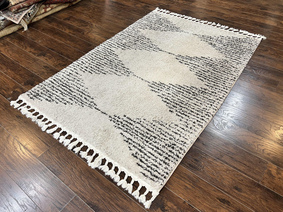Shag Rug 5x8, Off White and Black Modern Contemporary Shag Area Rug, Moroccan Style Rug 5 x 8 ft, Medium Sized Rug, nuLoom Rug - Jewel Rugs, view 3