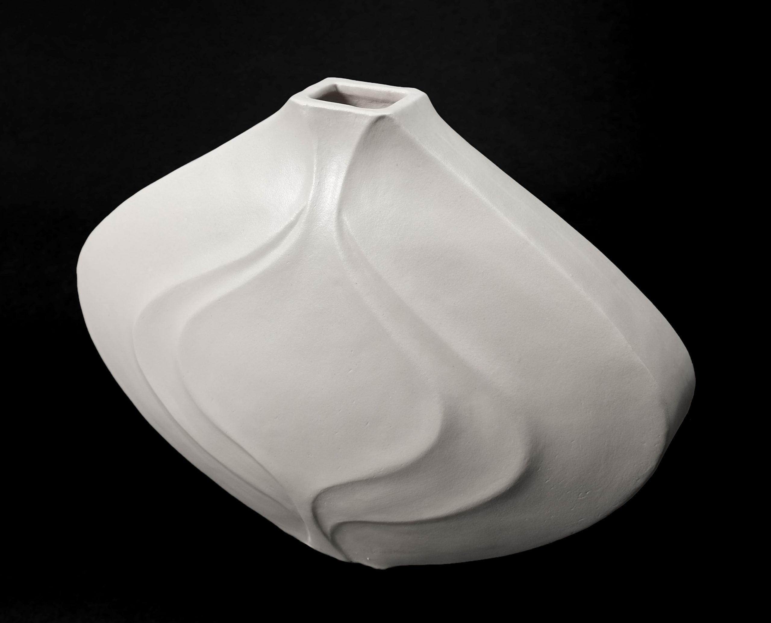 Nami Vessel in White image 2