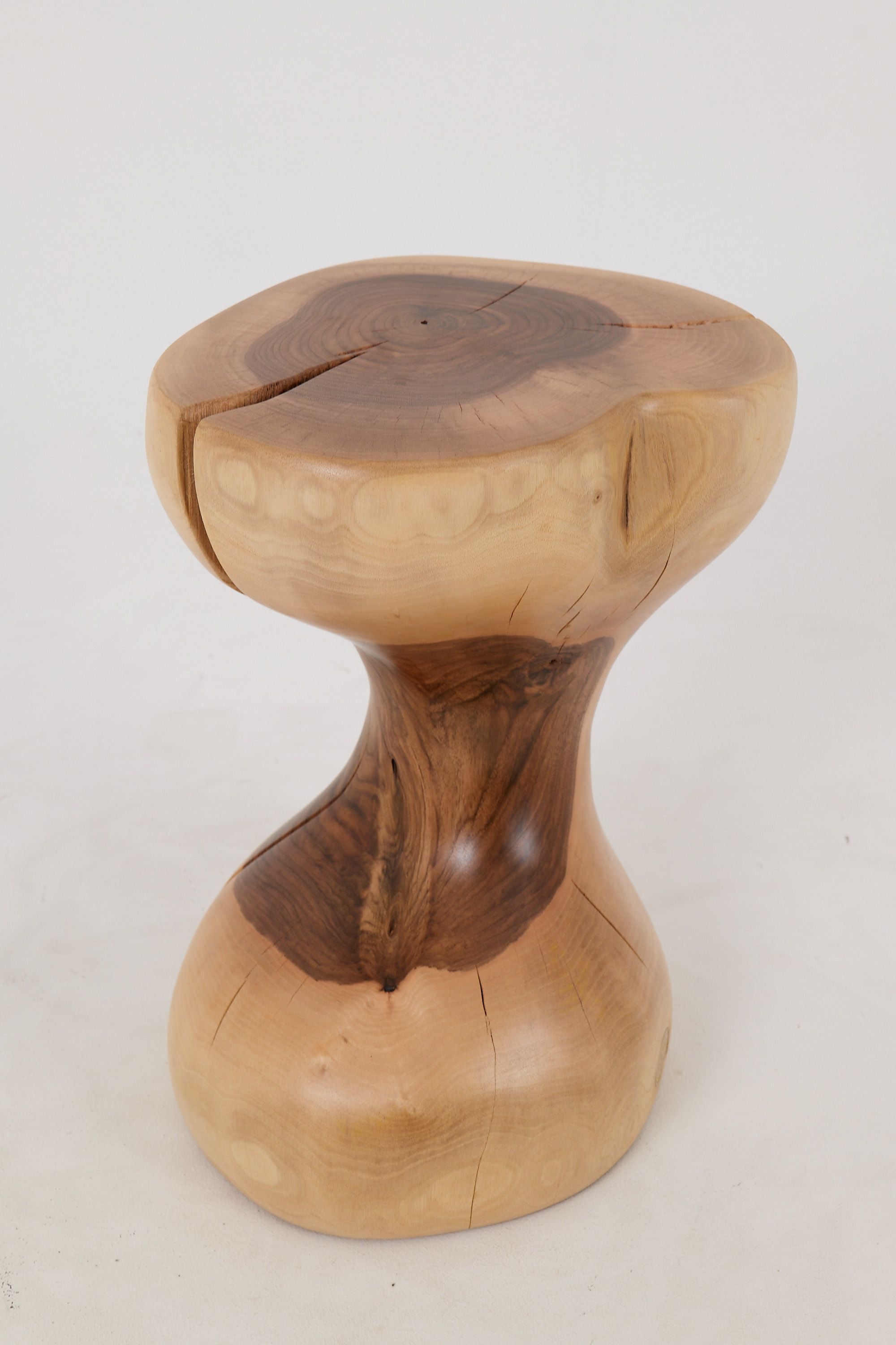 Leszy, Hourglass Side Table ������������������������������������������