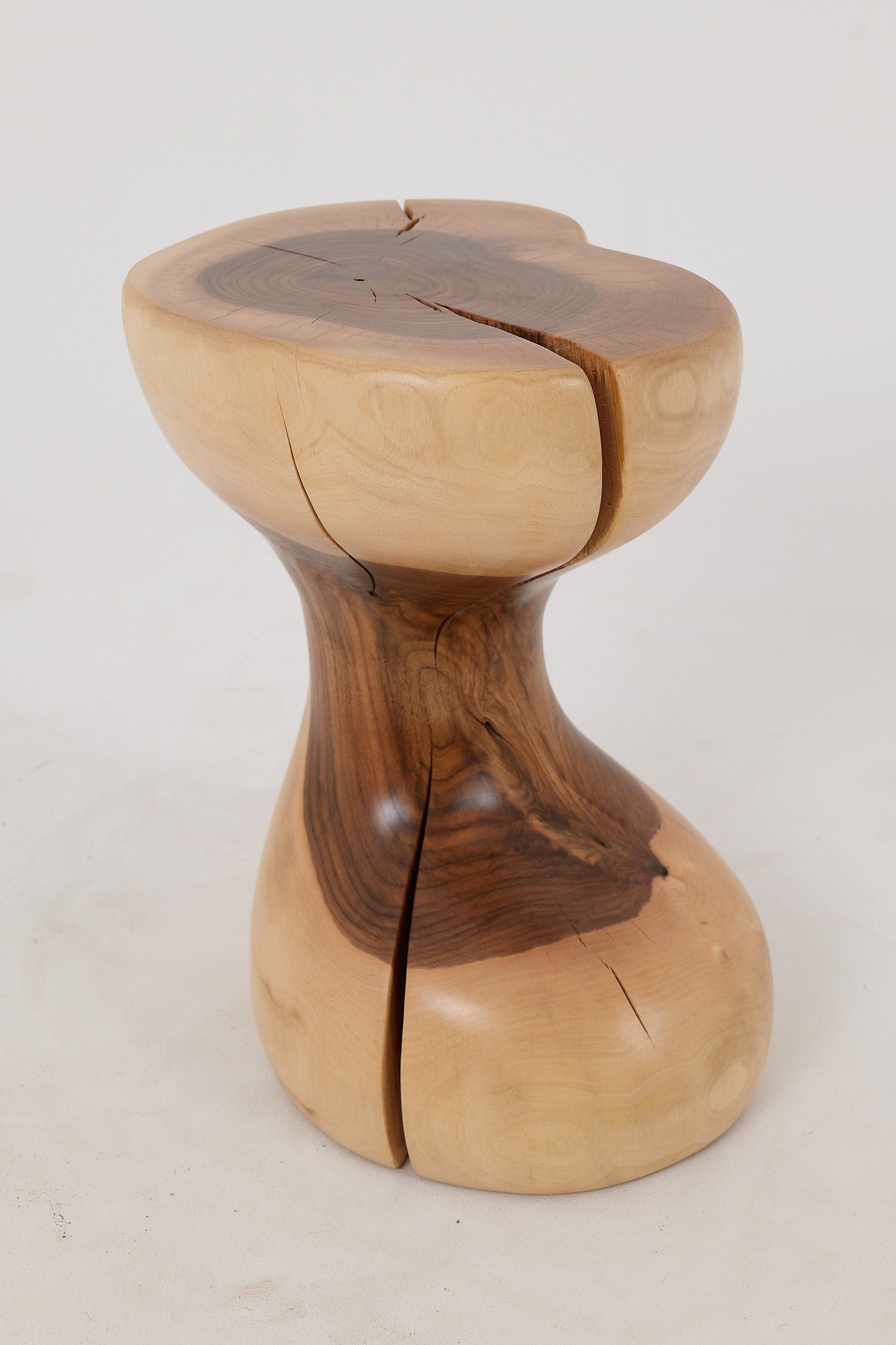 Leszy, Hourglass Side Table ������������������������������������������