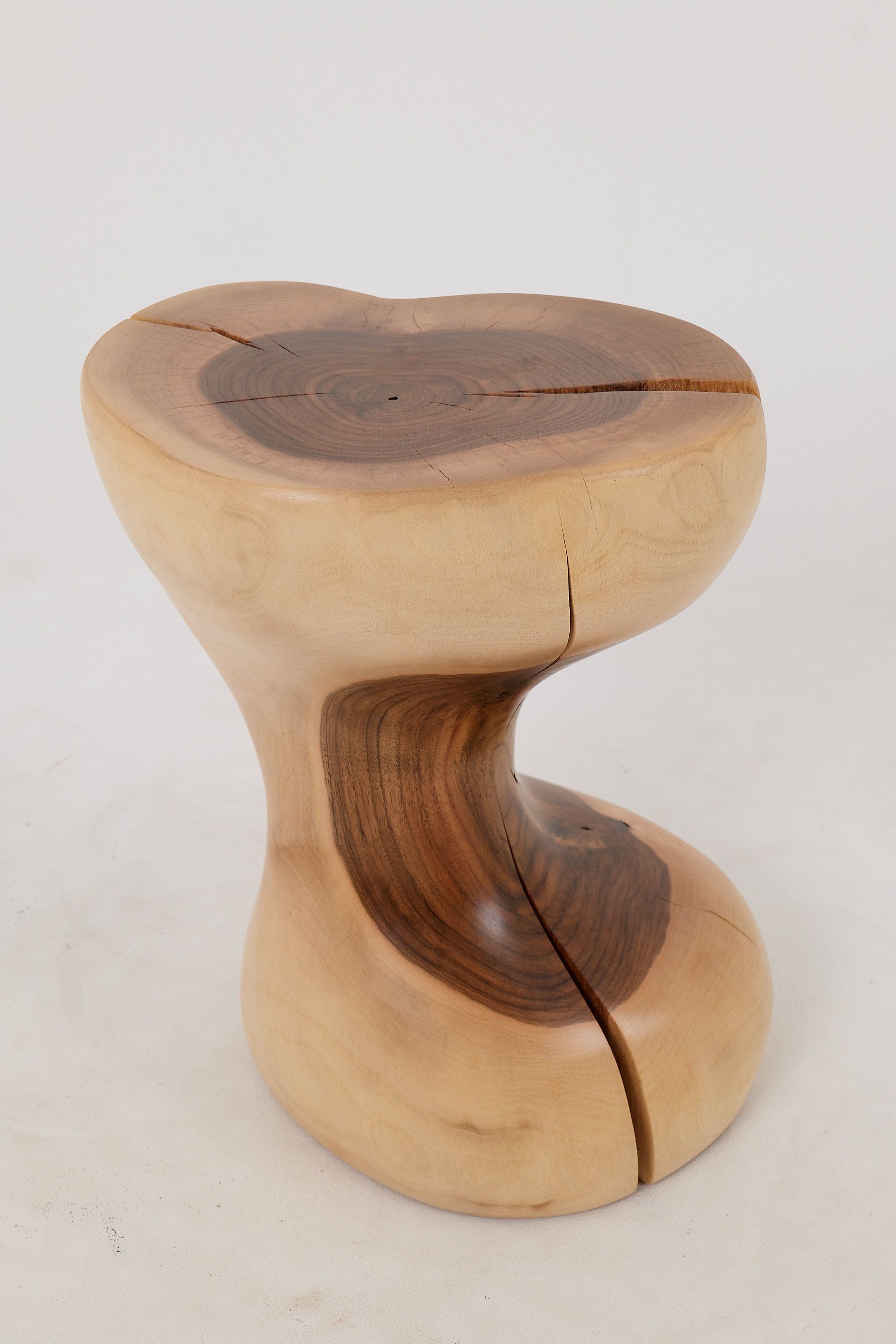 Leszy, Hourglass Side Table ��������������������������������������������������