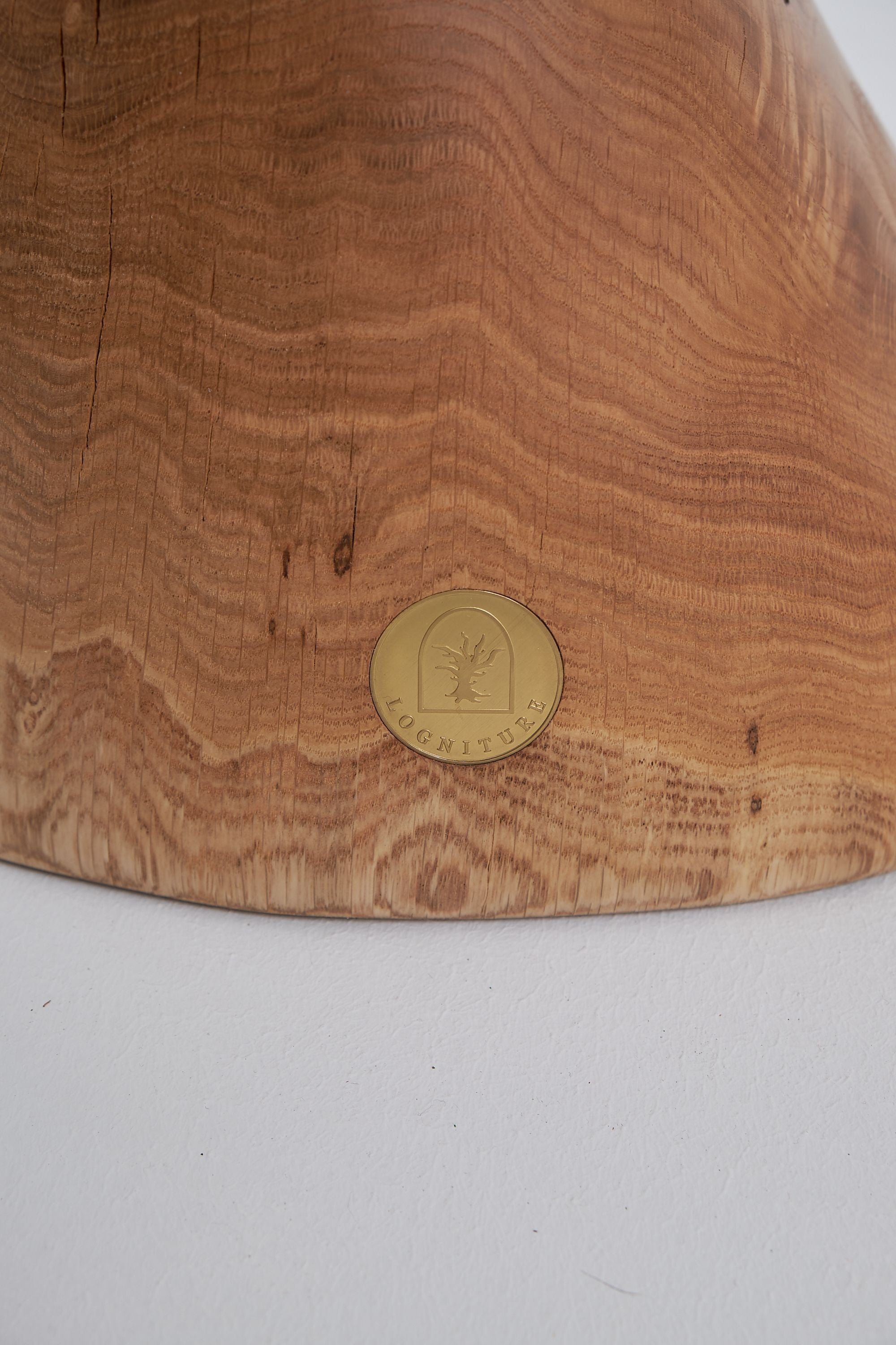 Leszy, Elegant Hourglass Stool ������������������������������������������������������������������������������������������������������������������������������������������������������������������������������������������������������������������������������������������������������������������������������������������������������������������������������������������������������������������������������������������������������������������������������