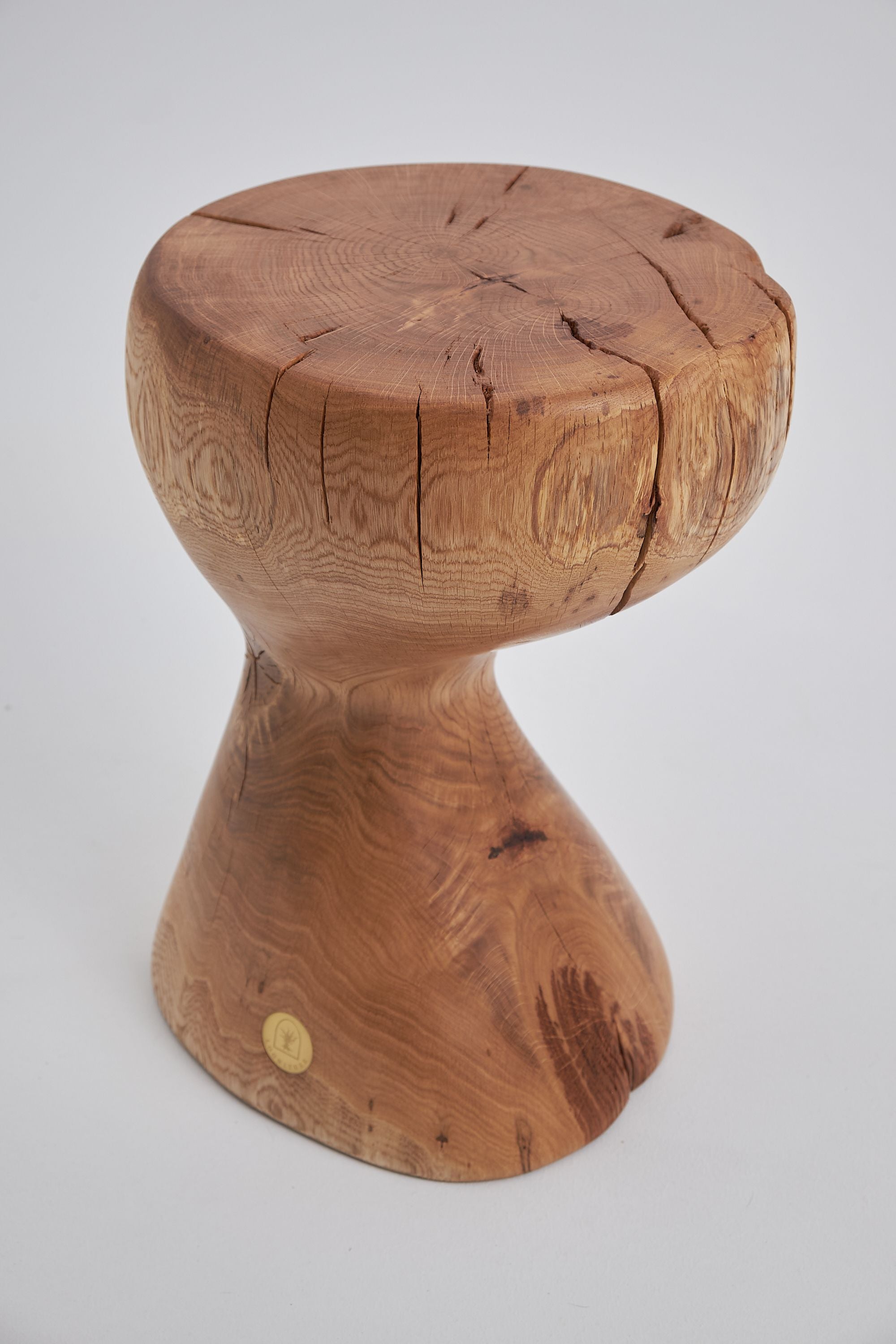 Leszy, Elegant Hourglass Stool ������������������������������������������������������������������������������������������������������������������������������������������������������������������������������������������������������������������������������������������������������������������������������������������������������������������������������������������������������������������������������������������������������������������������������