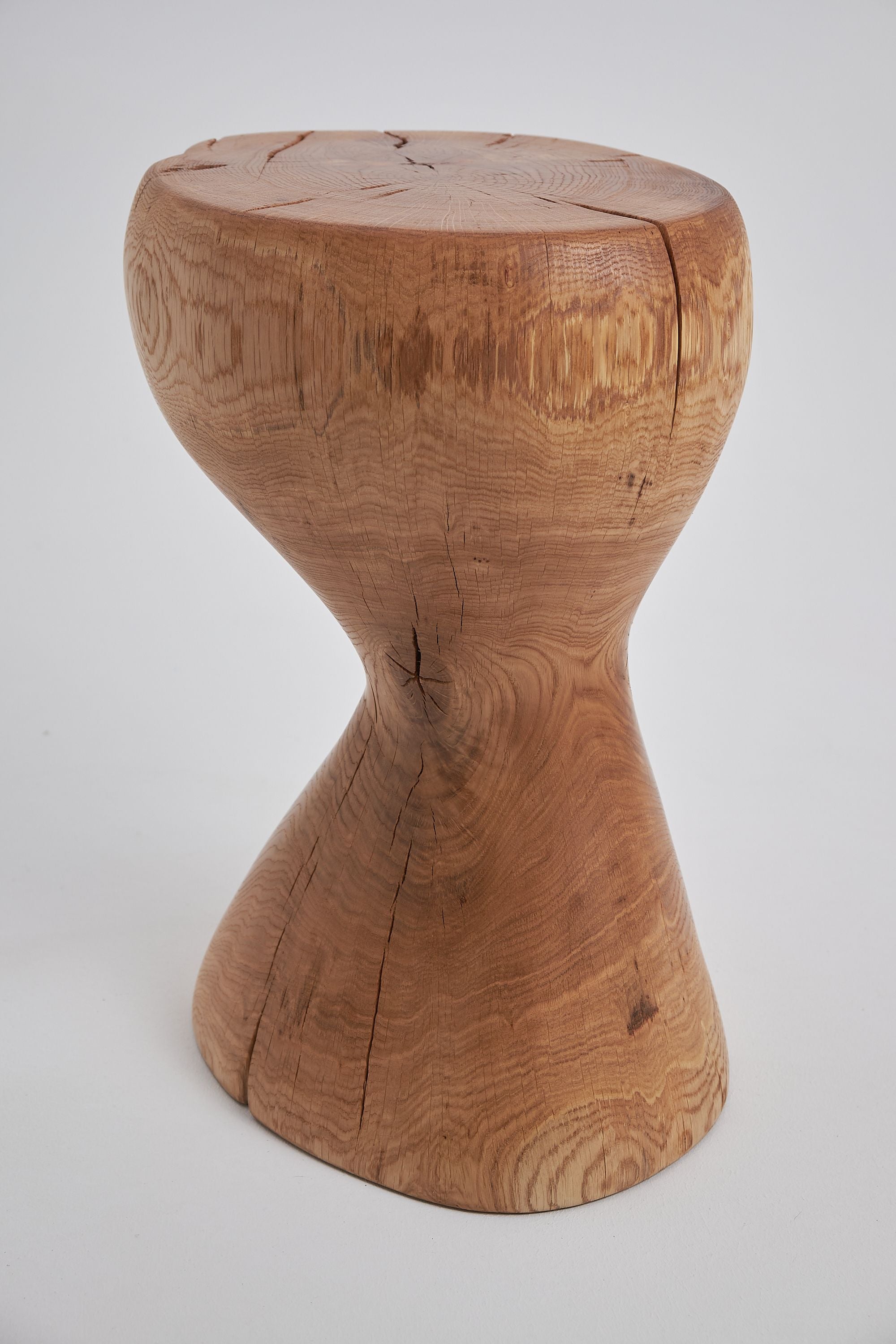 Leszy, Elegant Hourglass Stool ������������������������������������������������������������������������������������������������������������������������������������������������������������������������������������������������������������������������������������������������������������������������������������������������������������������������������������������������������������������������������������������������������������