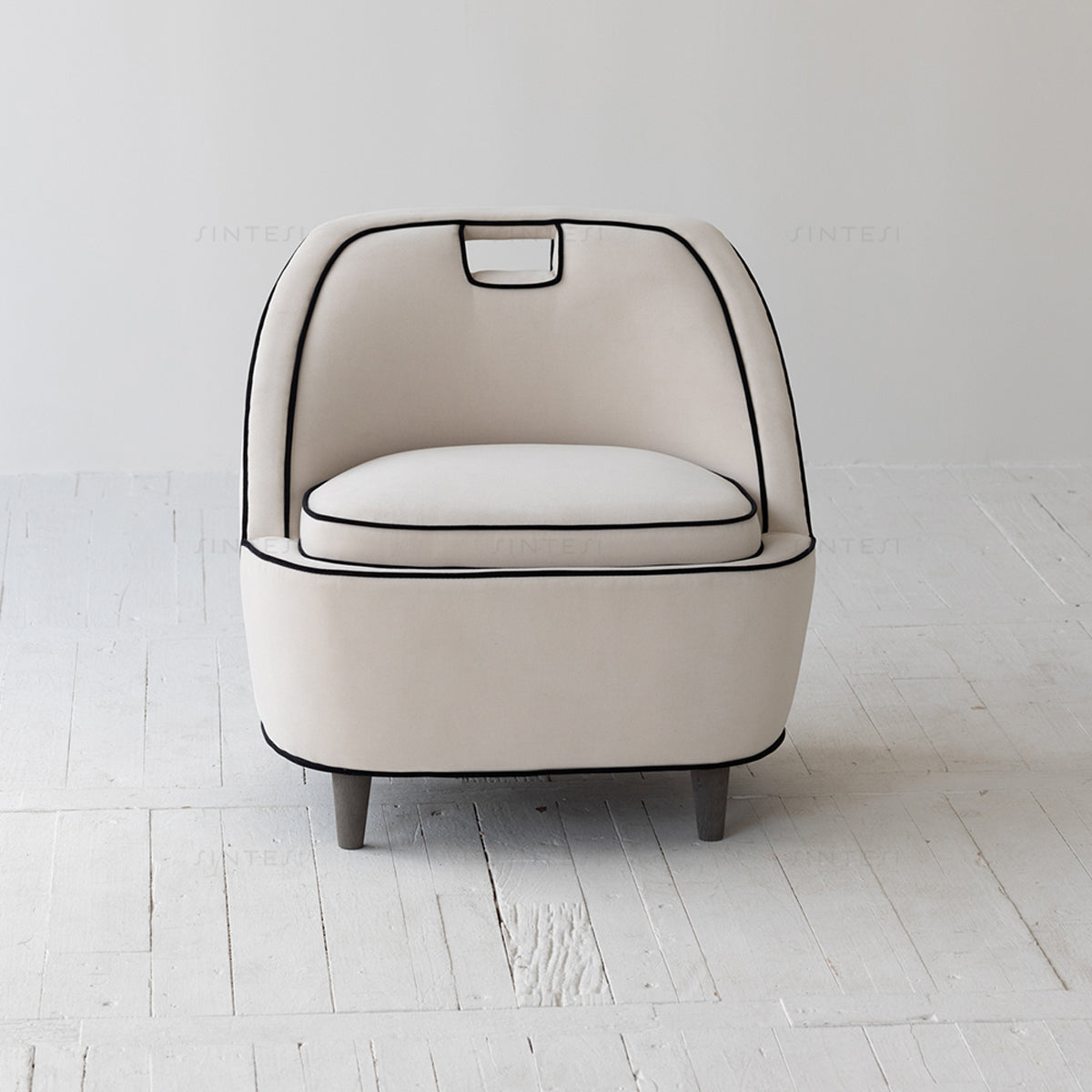 Okeanos Lounge Chair image 3
